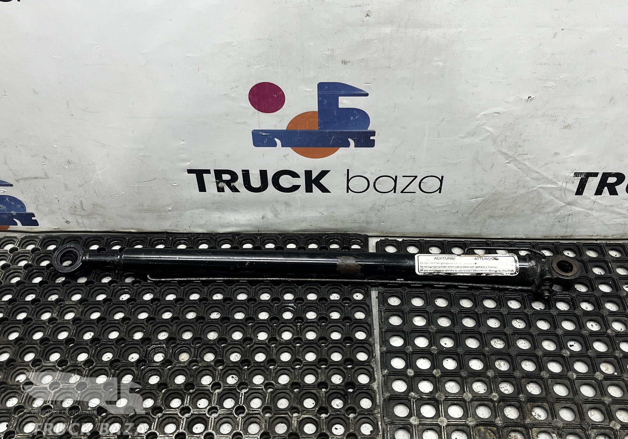 81978110008 Цилиндр подъема кабины для Man TGX I (с 2007)