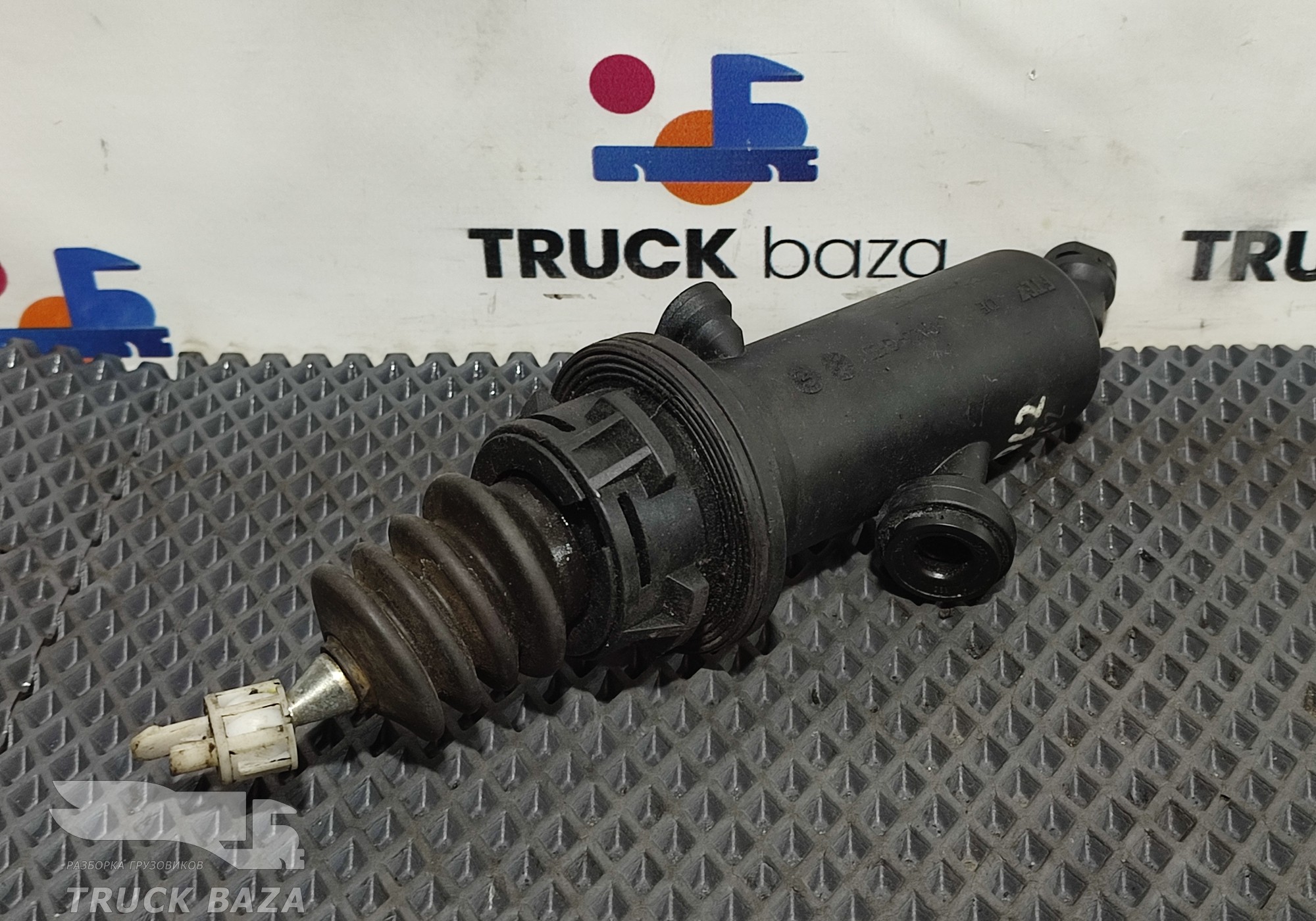 81307156152 Цилиндр сцепления главный