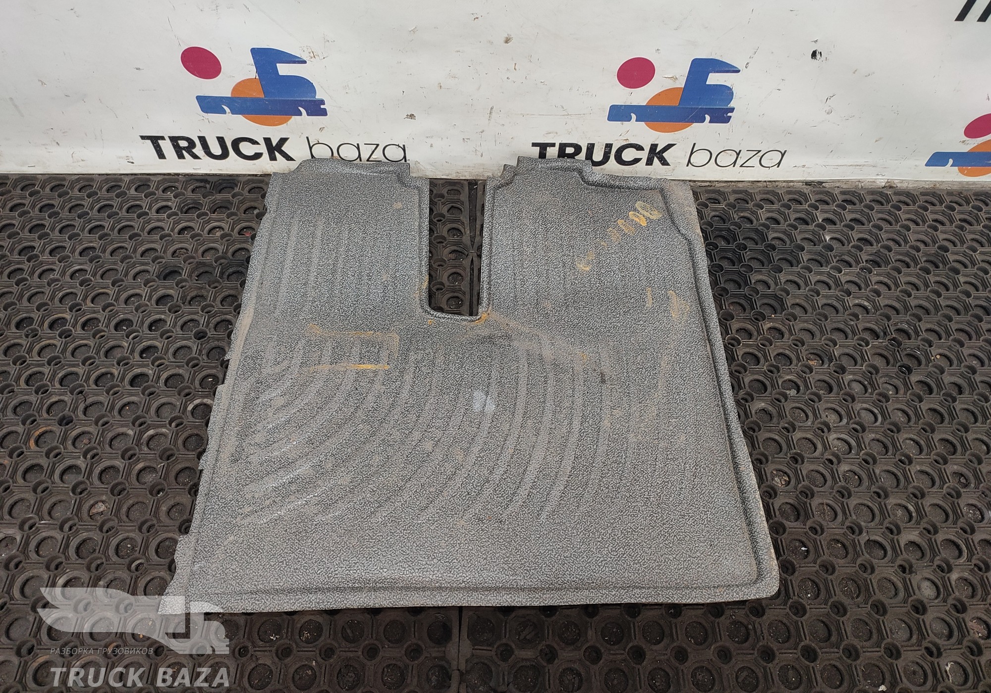 810W628600733 Коврик салона левый для Sinotruk Sitrak C7H