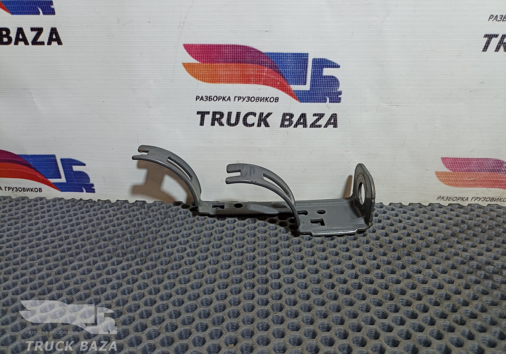 21841461 Кронштейн тормозных трубок для Volvo
