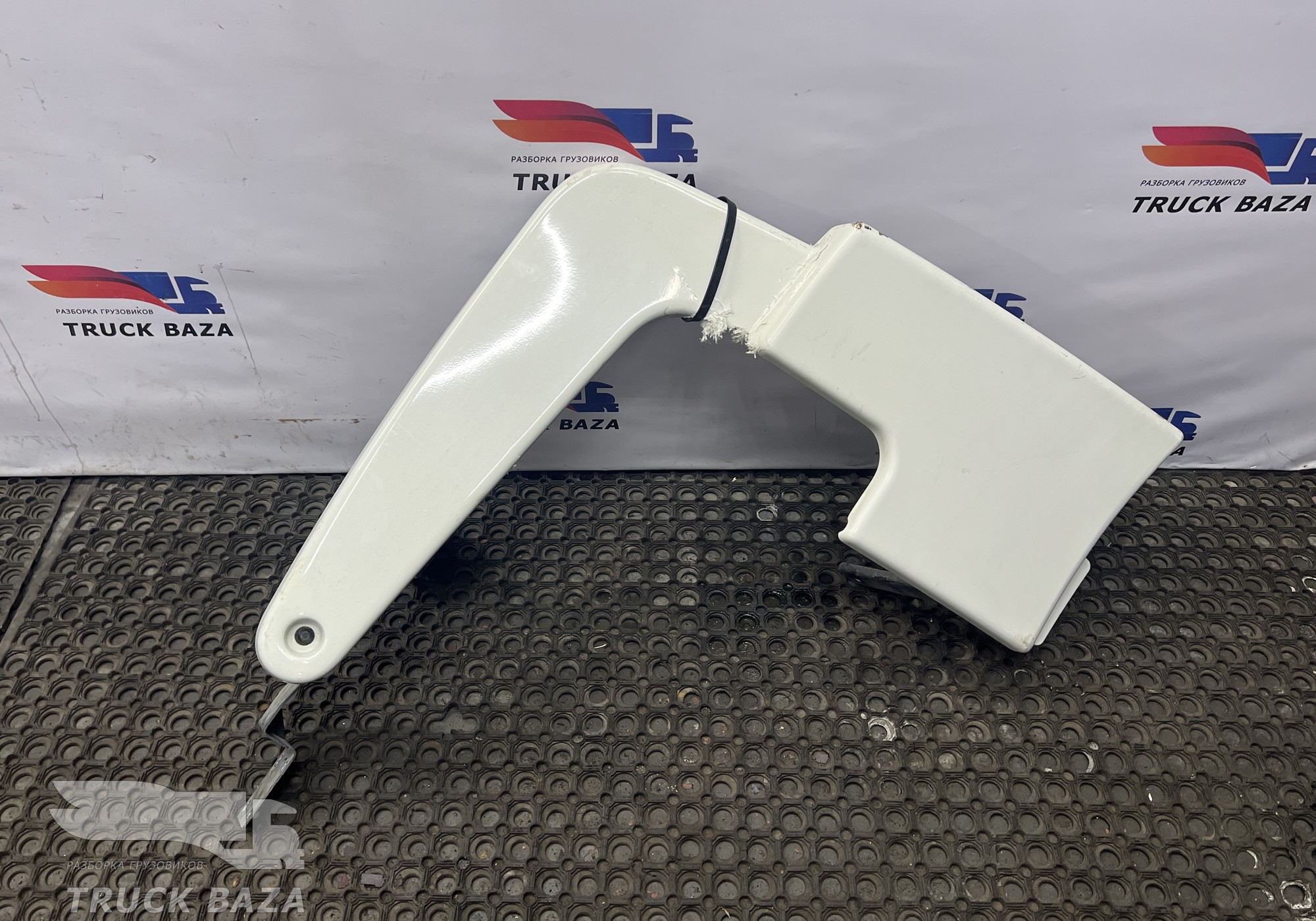 82209668 Спойлер кабины верхний левый для Volvo FH 4 (с 2012)