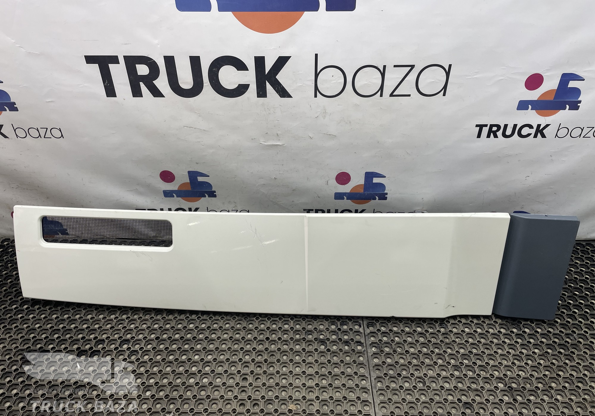 1740450 Спойлер кабины боковой правый для Daf XF105 (с 2005)