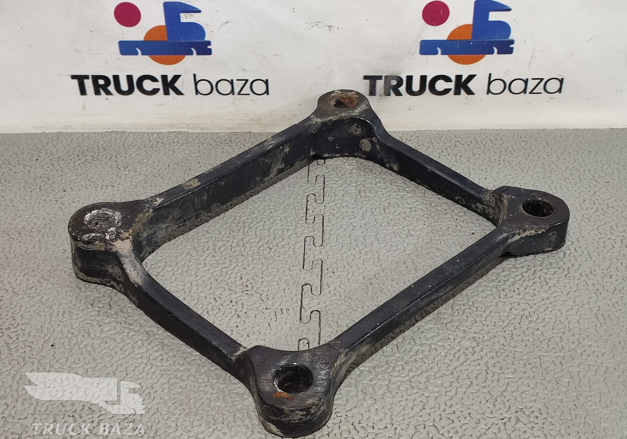 81418200209 Проставка топливного бака