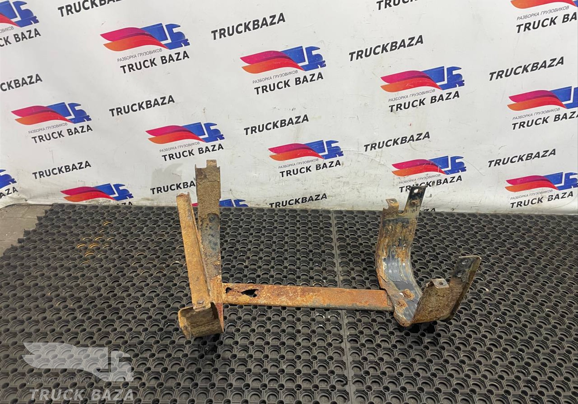 1692878 Кронштейн бака AdBlue для Daf XF105 (с 2005)