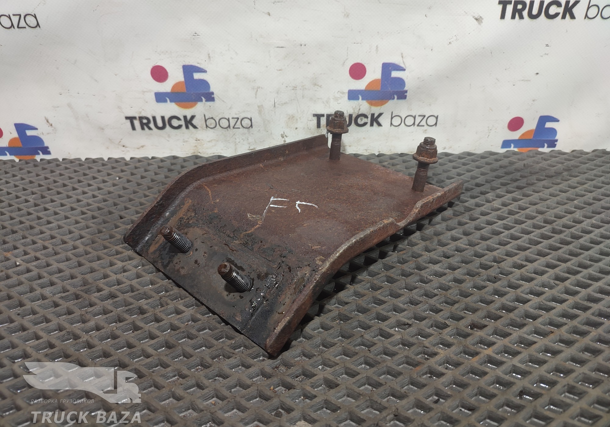 JC469180 Кронштейн топливного фильтра для Ford F-MAX (с 2018)