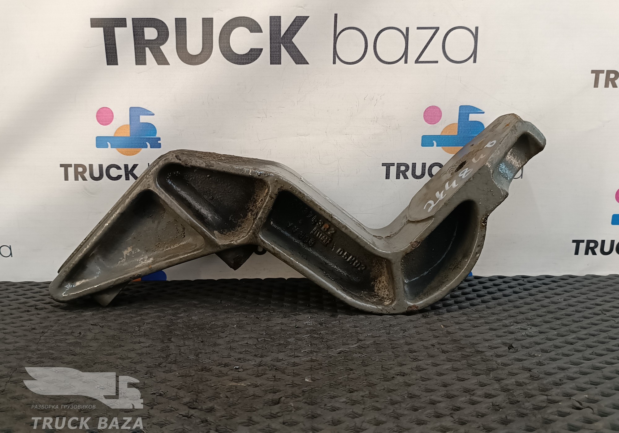 20375382 Кронштейн пневморессоры для Volvo