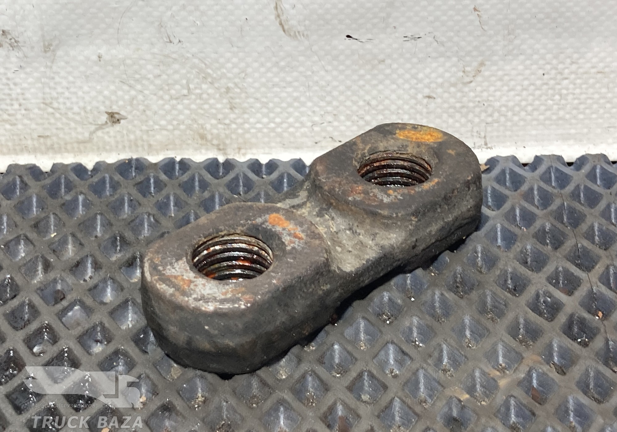 2143399 Держатель гайки для Scania