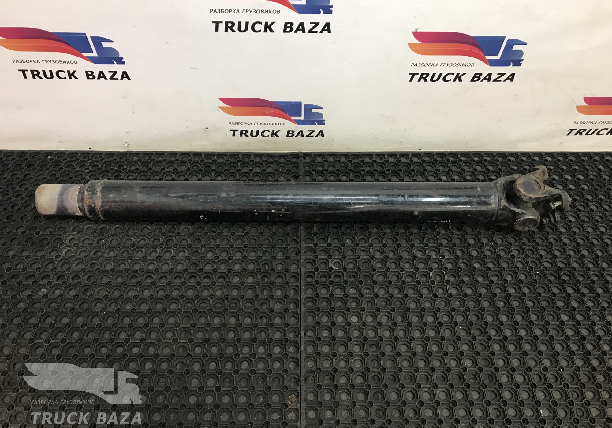 81393256162 Вал карданный 1114 мм для Volvo FH 4 (с 2012)