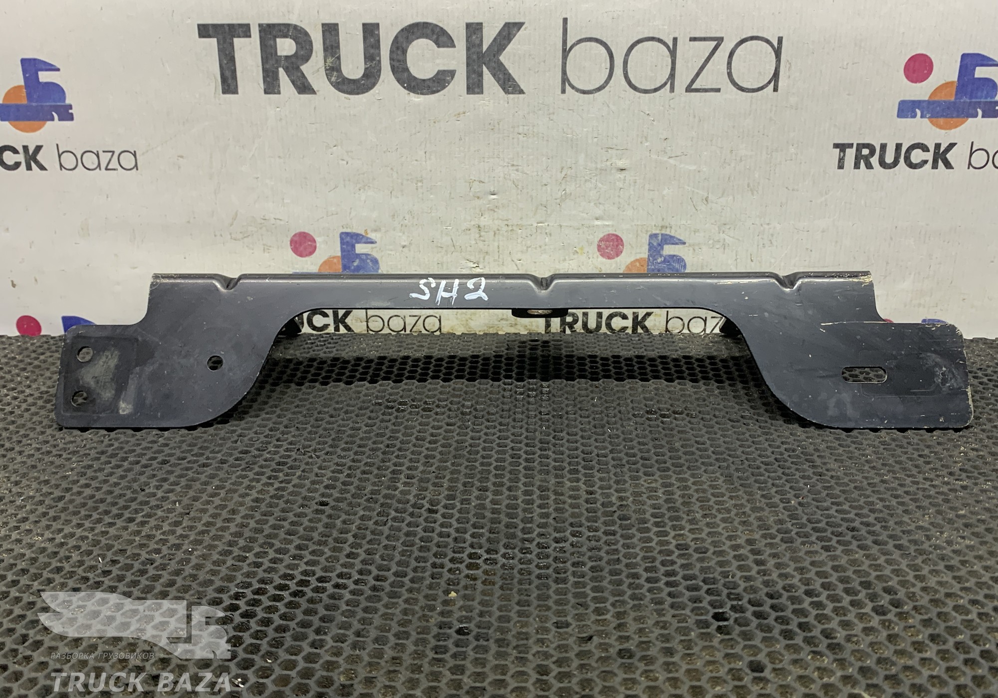 DZ97259090021 Кронштейн бачка омывателя для Shacman X5000