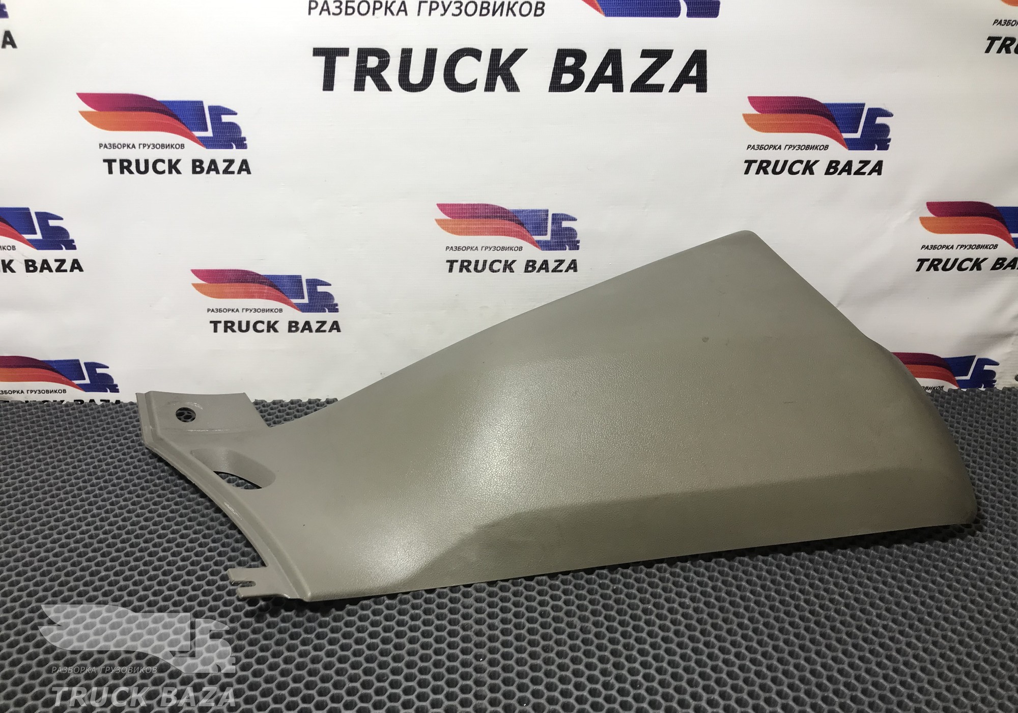 1634738 Накладка торпедо правая для Daf XF106