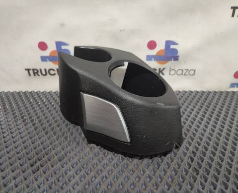 81626300098 Накладка дефлектора воздуховода правая для Man