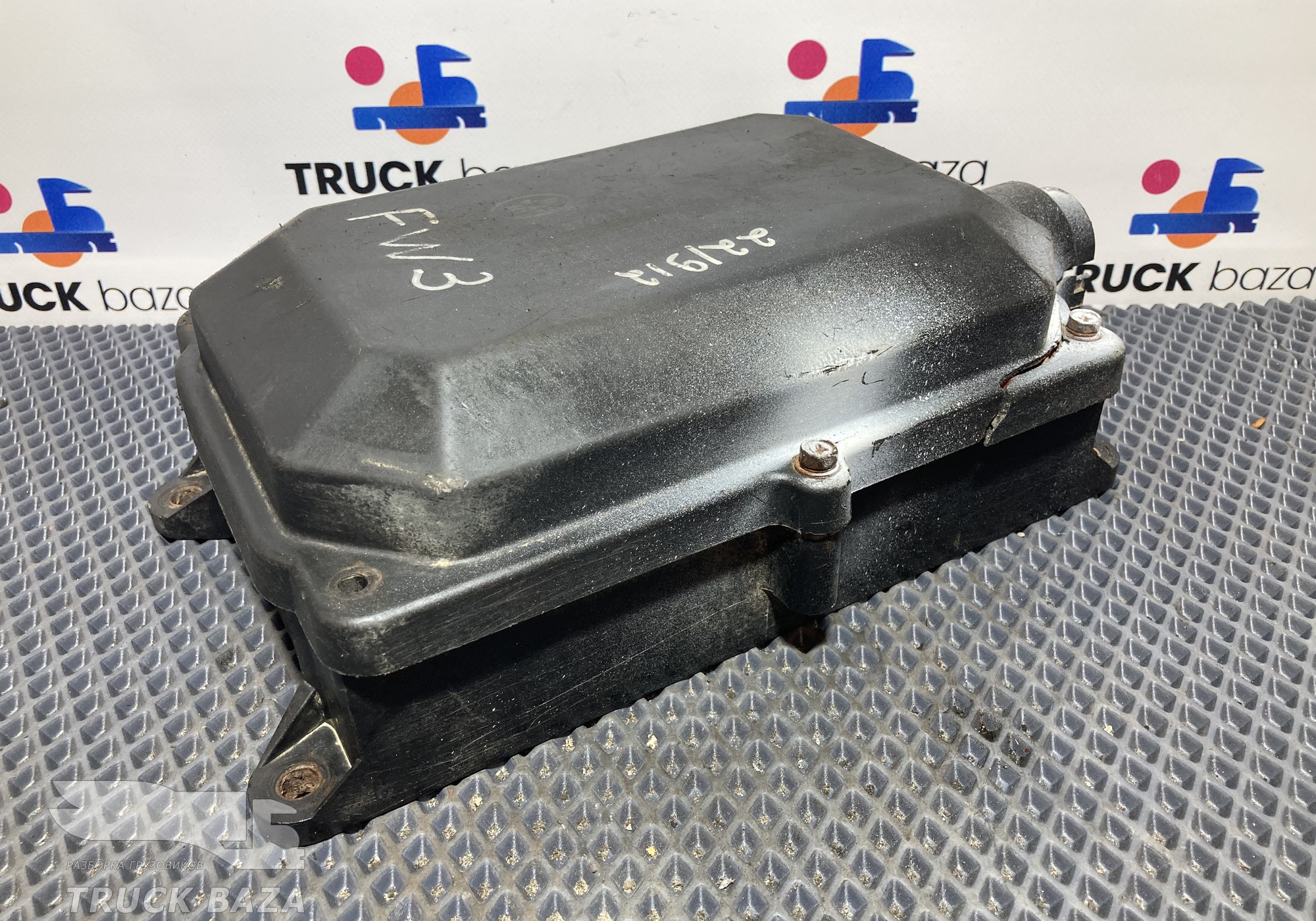 372215178C Блок предохранителей наружный для Faw J6 (с 2007)