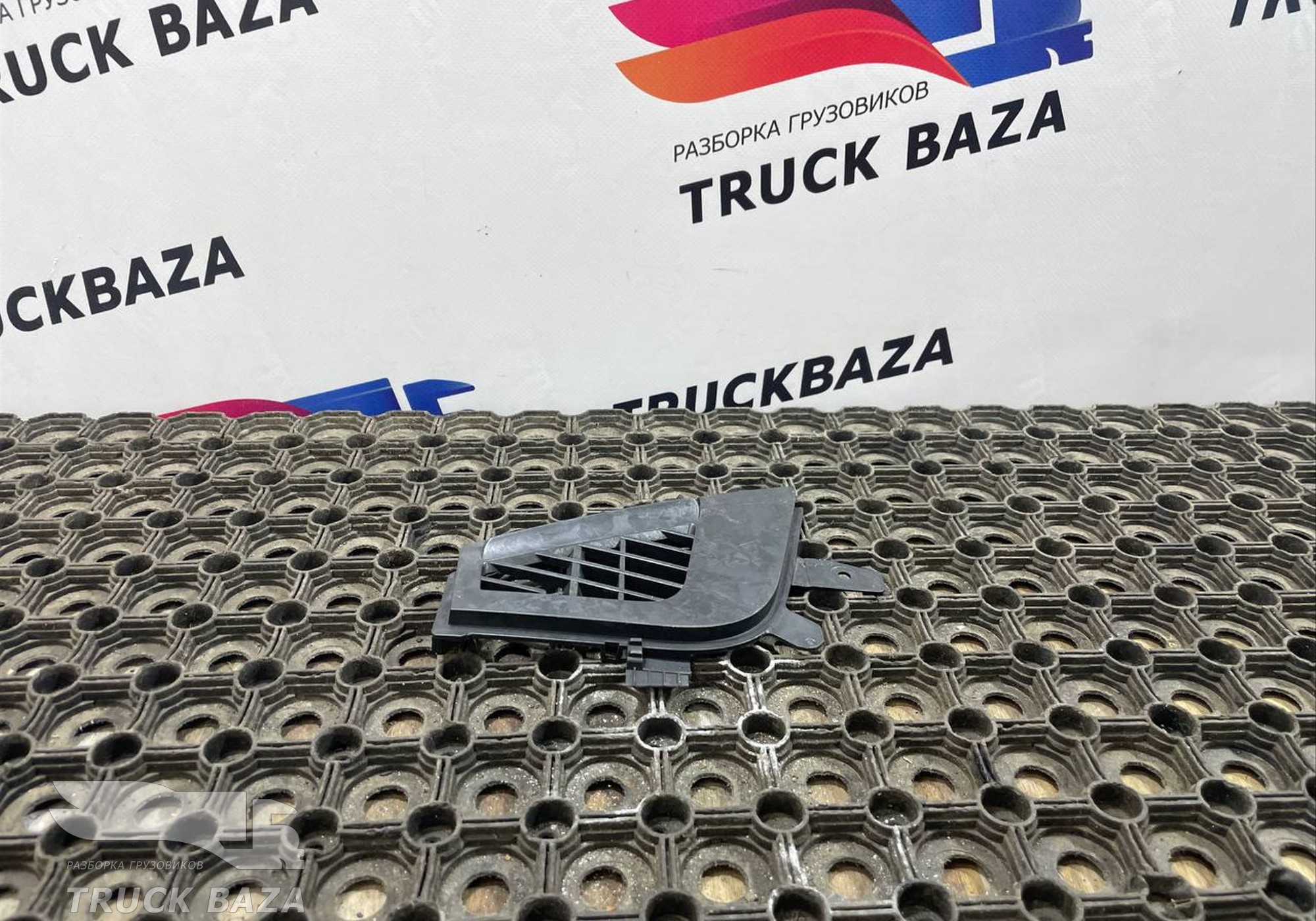 4041200780 Накладка торпедо для Mercedes-Benz Actros New Actros MP4 (с 2011)