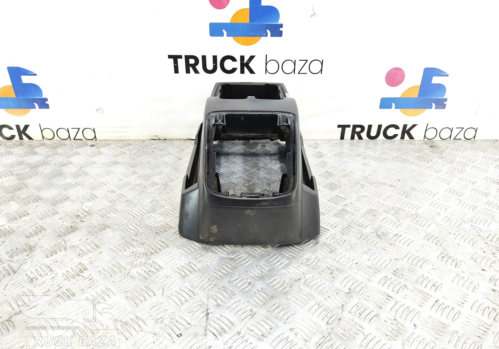 81617010307 Кожух кулисы КПП для Man TGX I (с 2007)