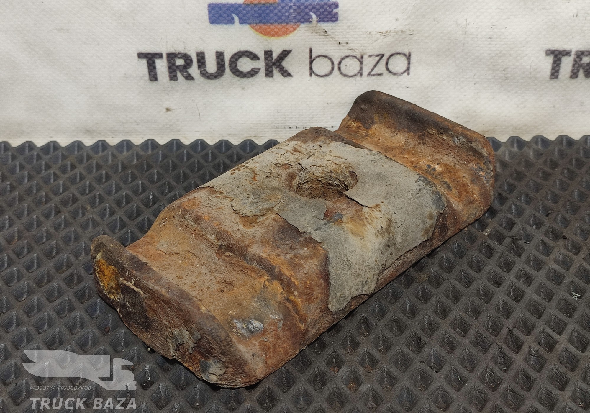 651152902412 Проставка стремянки рессоры