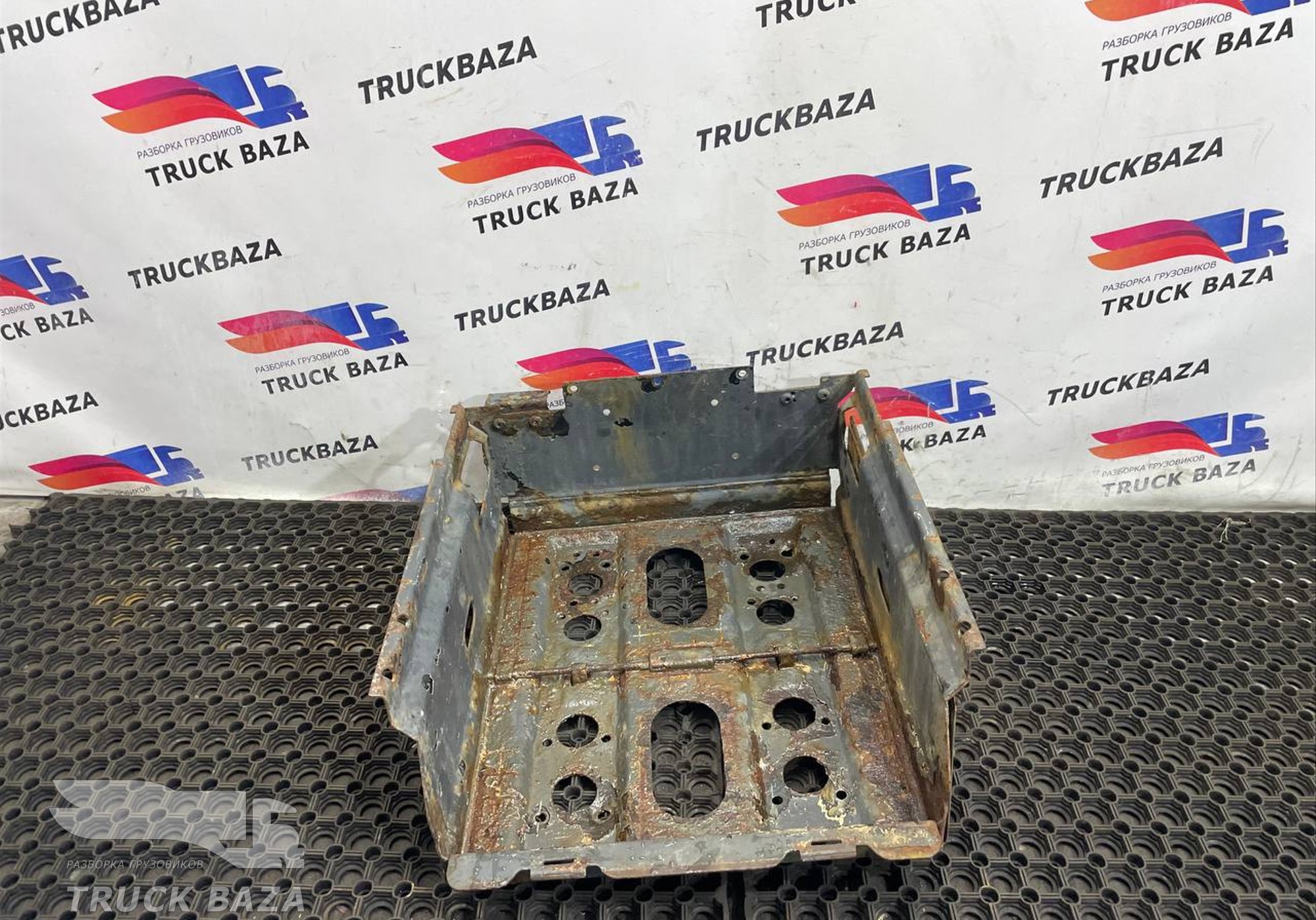 1811967 Ящик АКБ для Daf XF105 (с 2005)