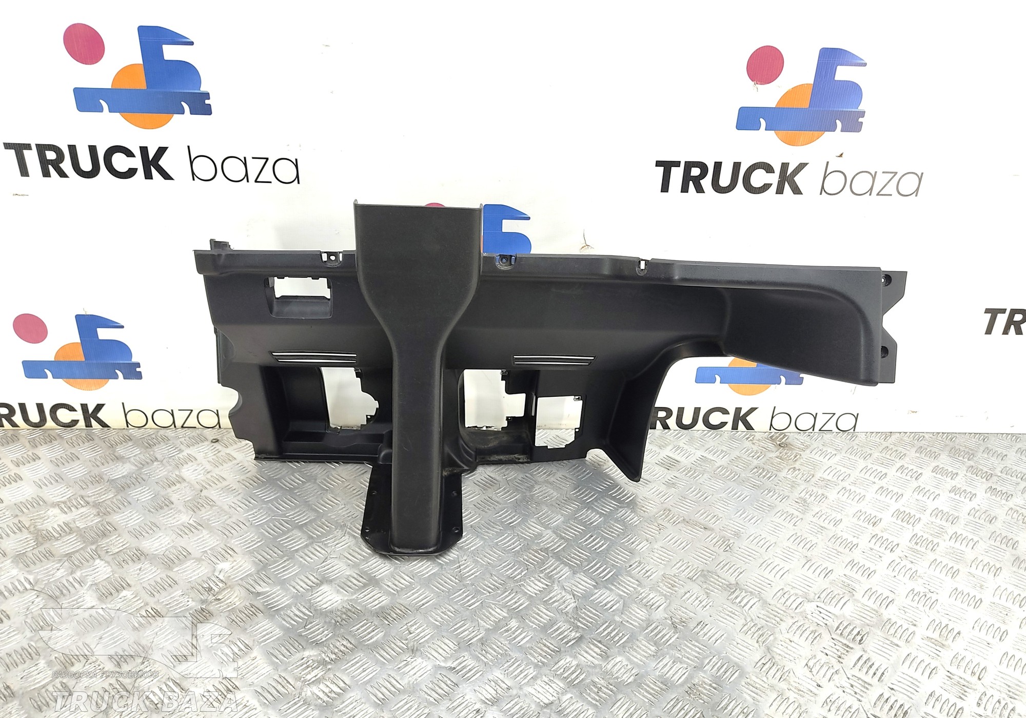 81614700039 Кожух рулевой колонки нижний для Man