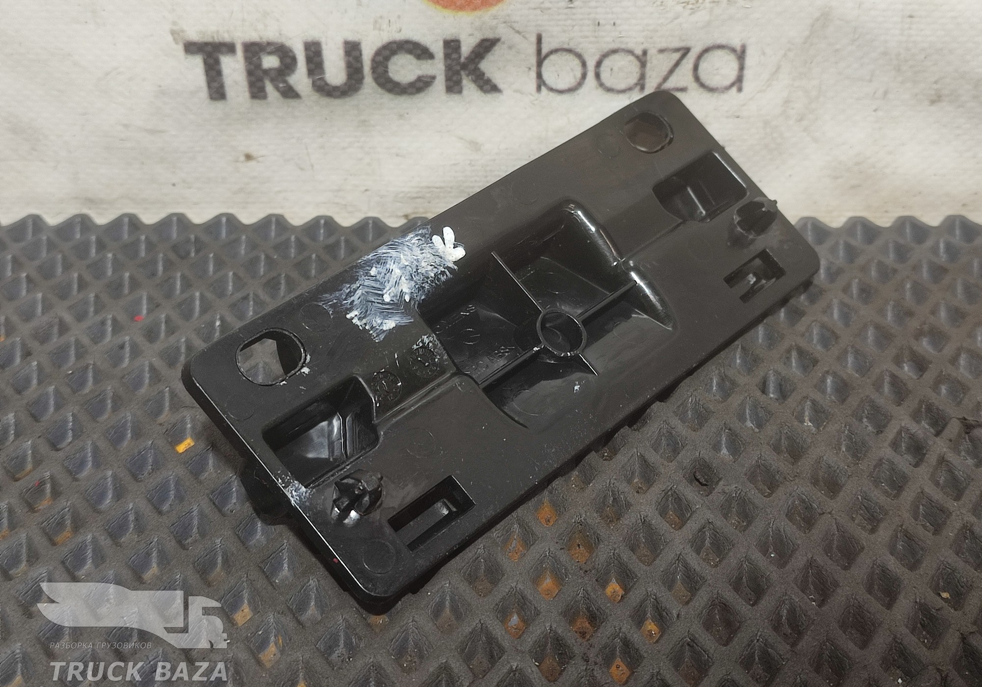 9606802031 Накладка торпедо