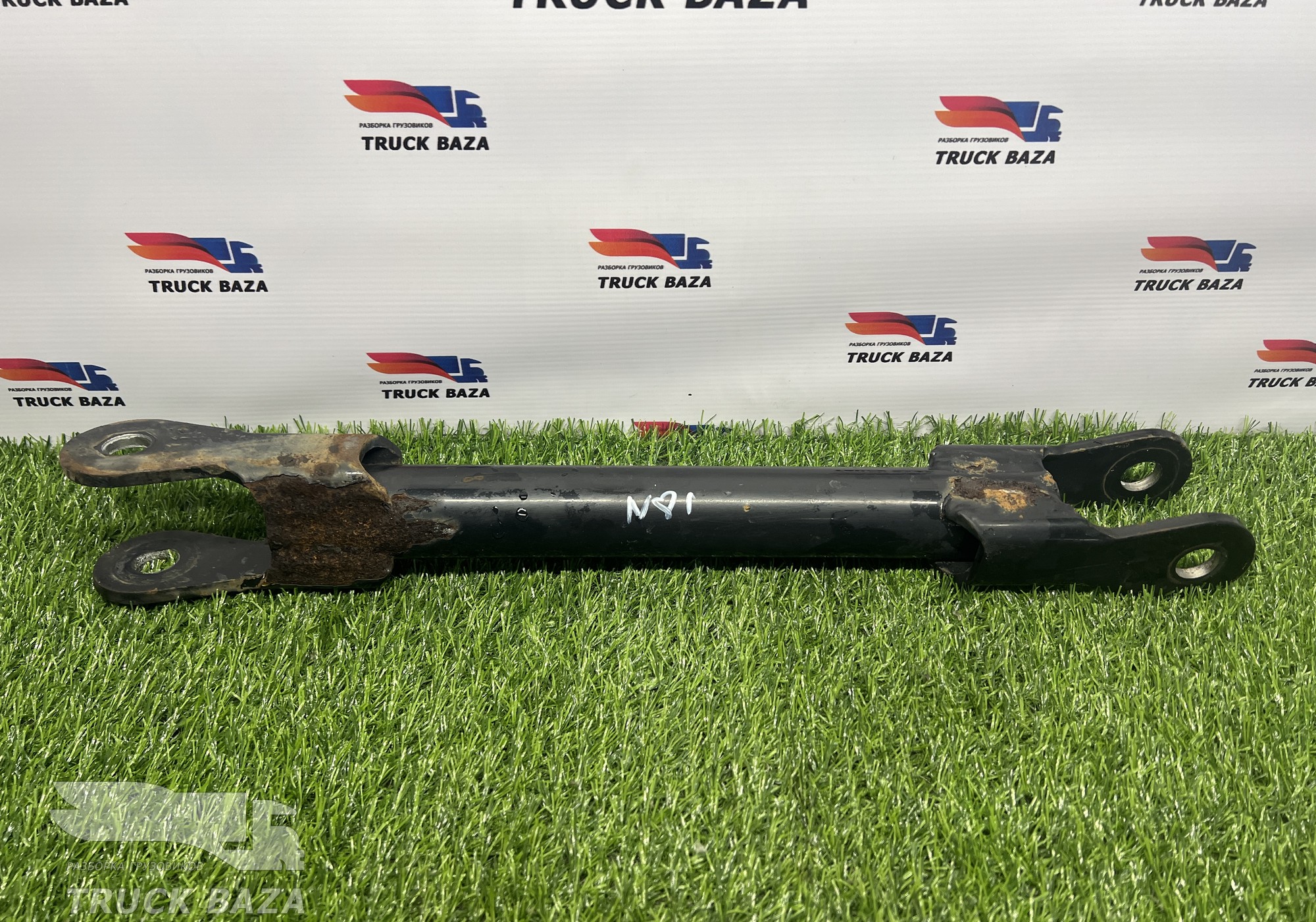 81437185111 Стойка заднего стабилизатора левая