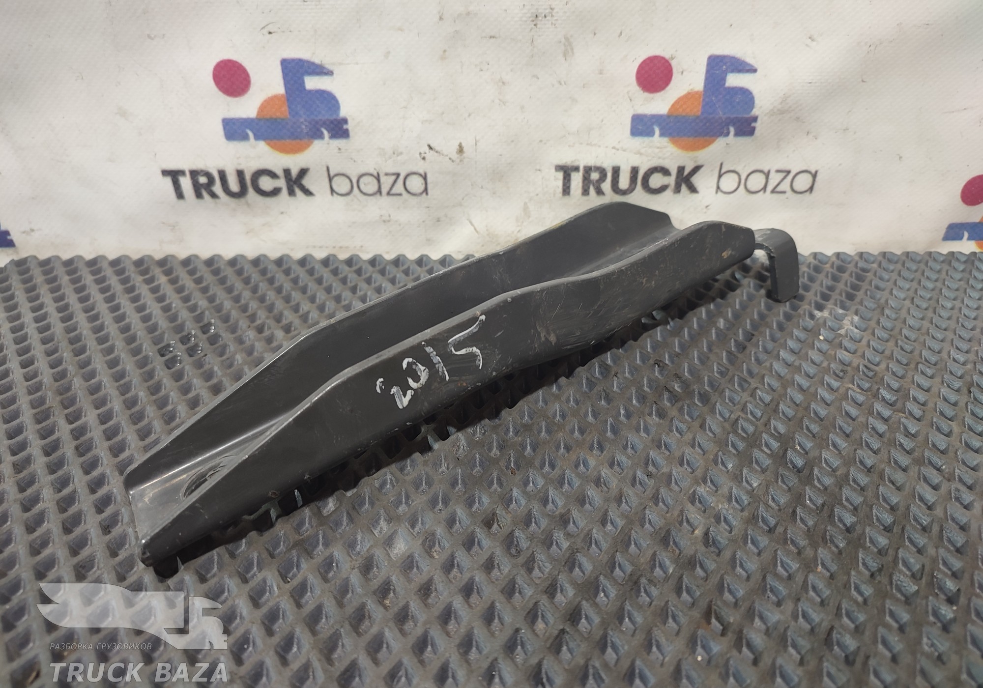 1848738 Кронштейн перекидок правый для Scania