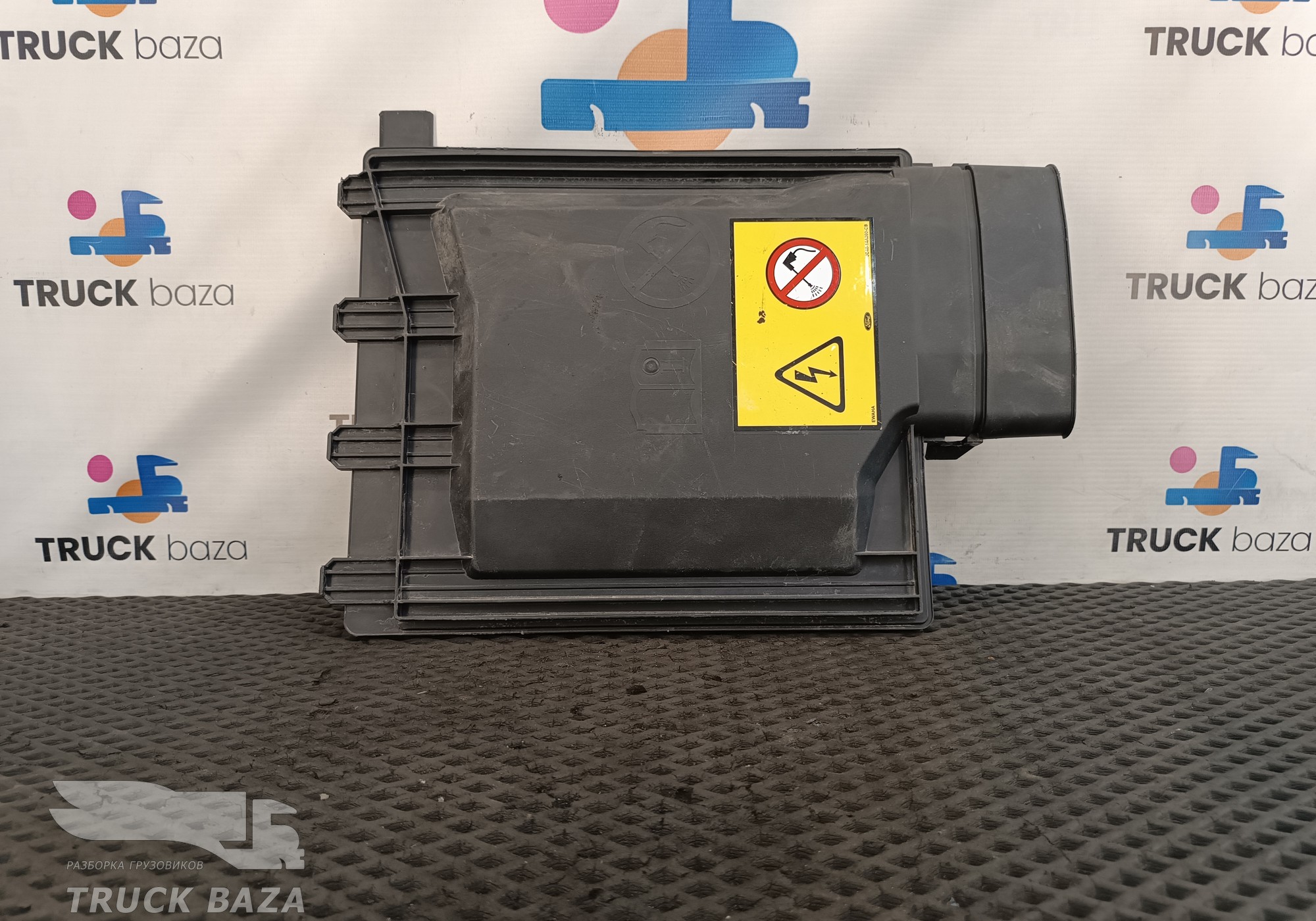 JC4614N003AC Крышка блока предохранителей для Ford F-MAX (с 2018)