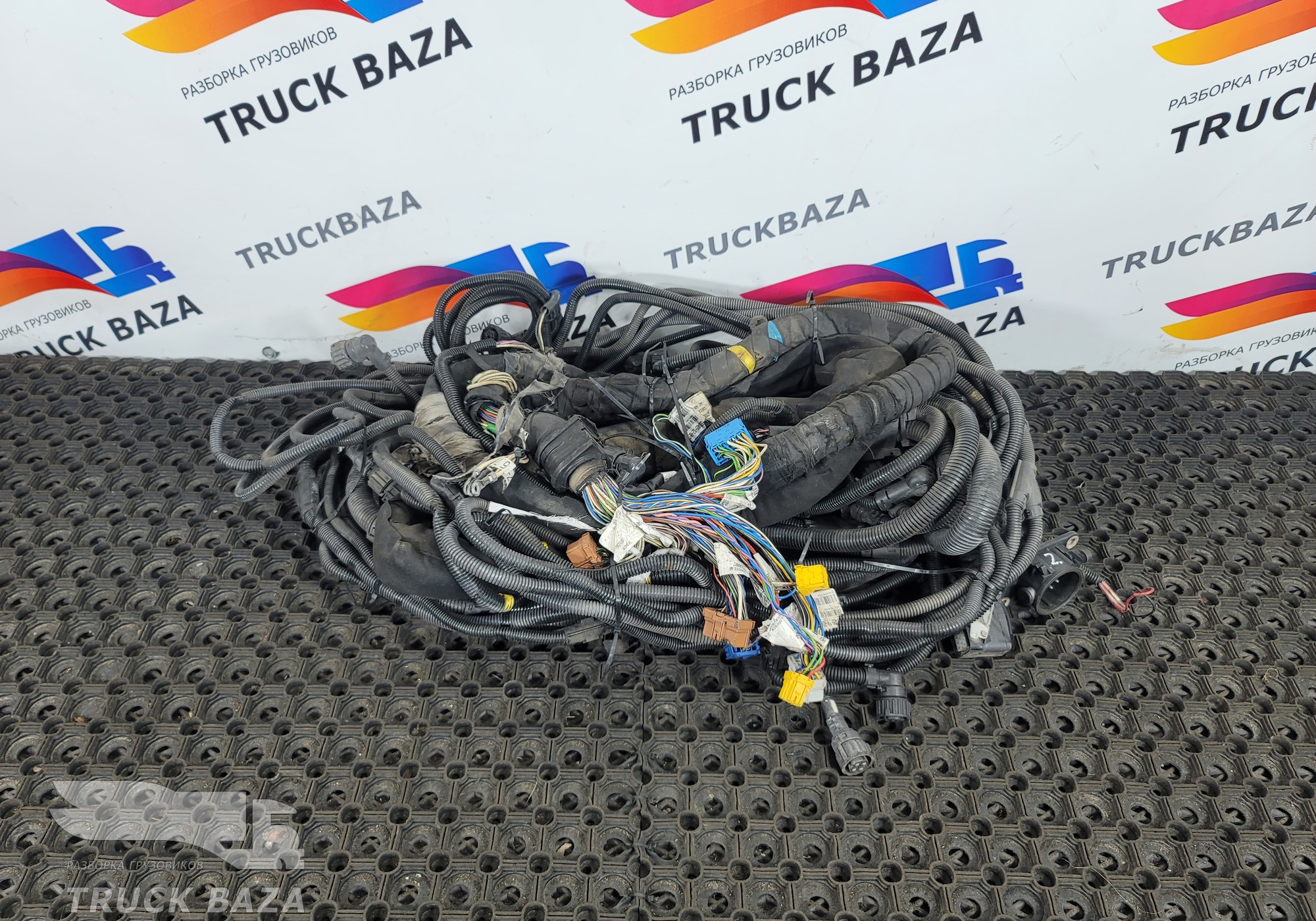 85107068 Проводка шасси основная правая для Volvo FM II (с 2002)