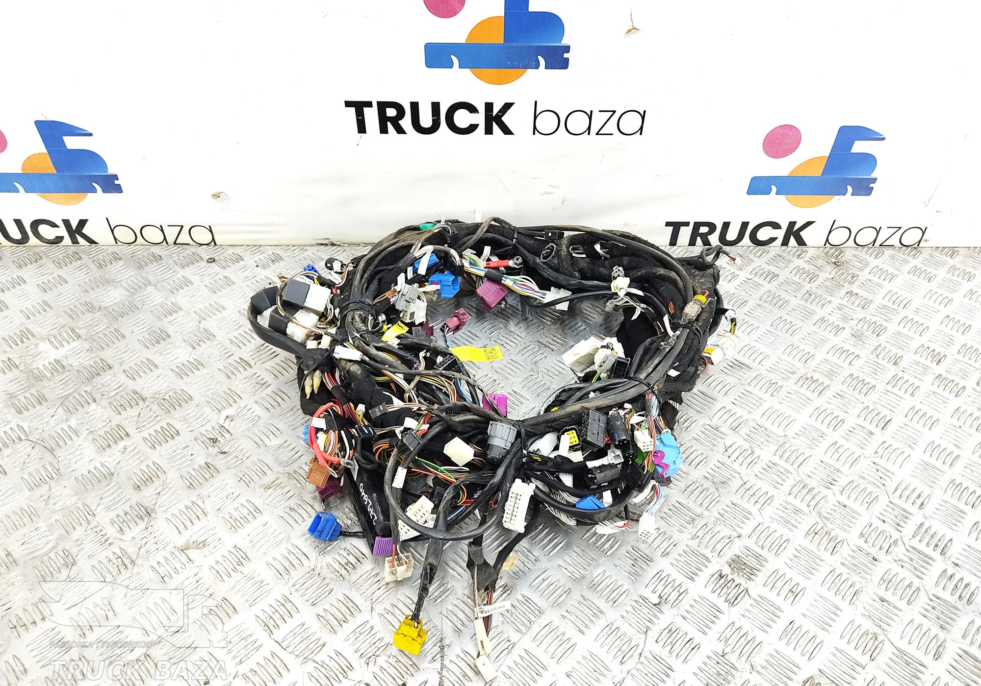 DZ97189771852 Проводка кабины для Shacman X3000 (с 2014)