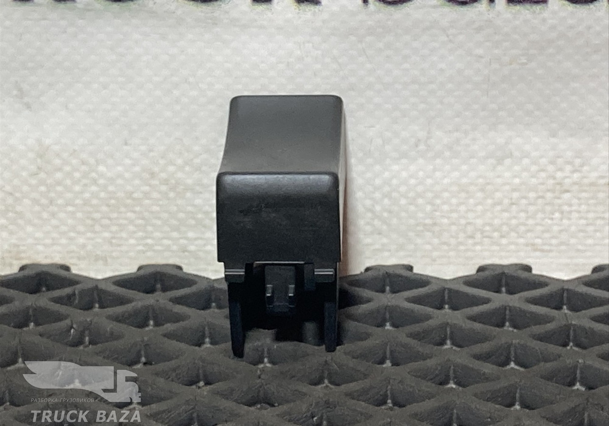 82303552 Заглушка кнопки для Volvo FH 4 (с 2012)