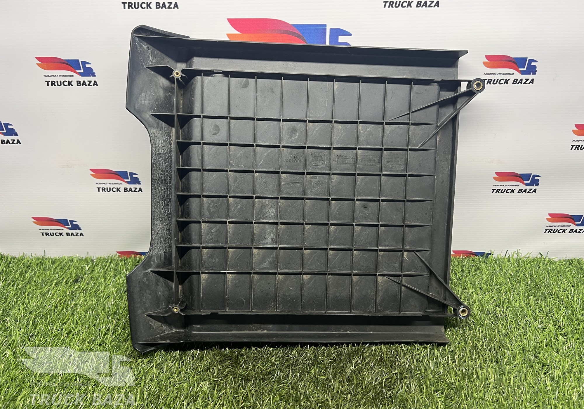 1304872 Полка панели приборов