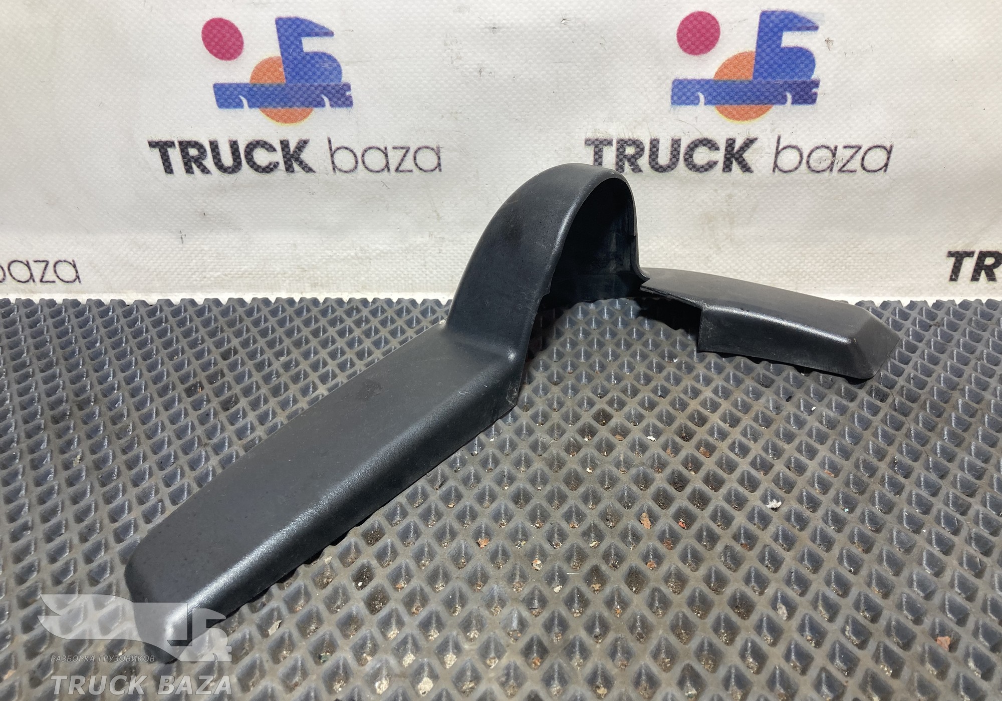 81637320074 Крышка кронштейна зеркала правая