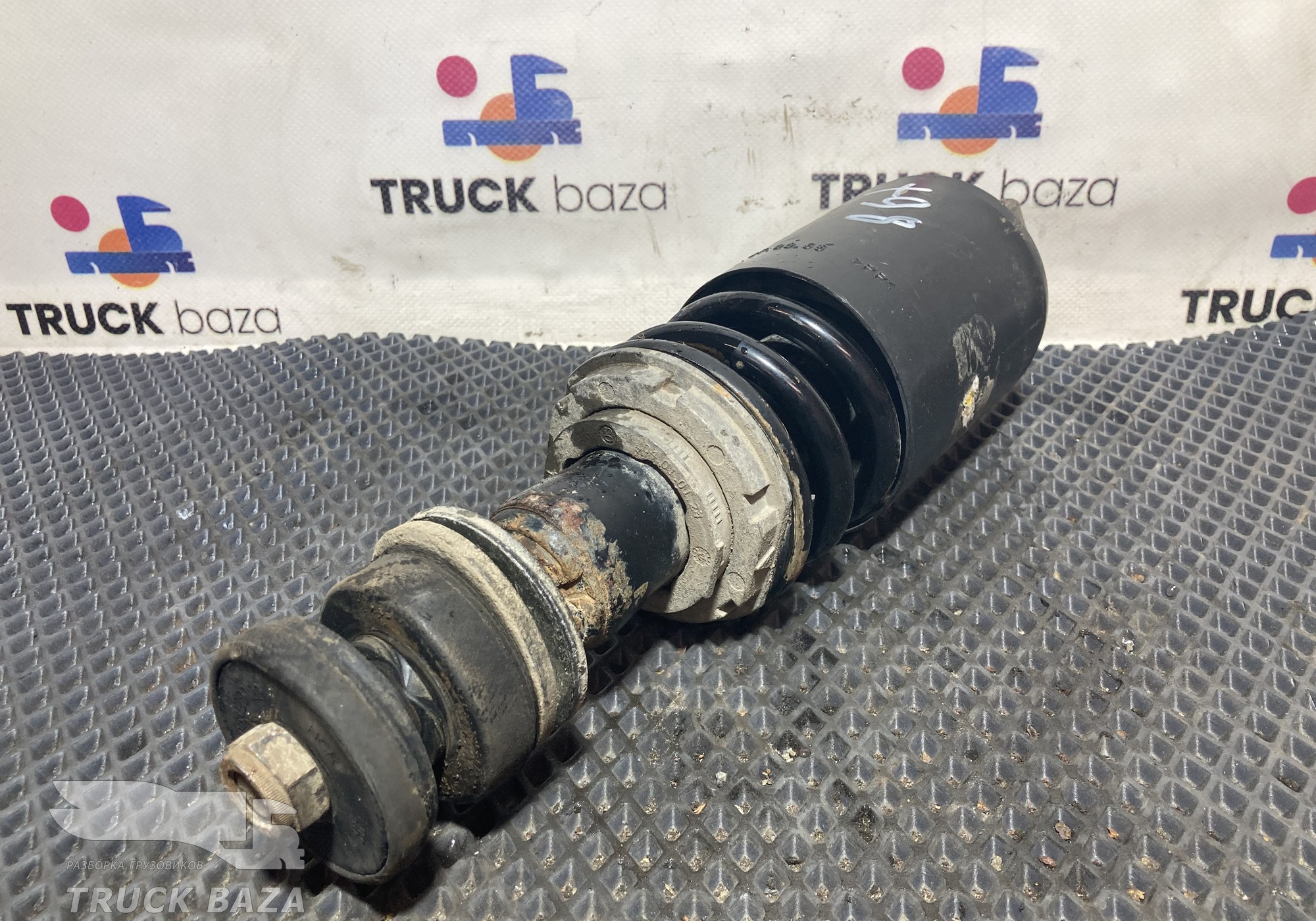 06070056 Амортизатор кабины передний