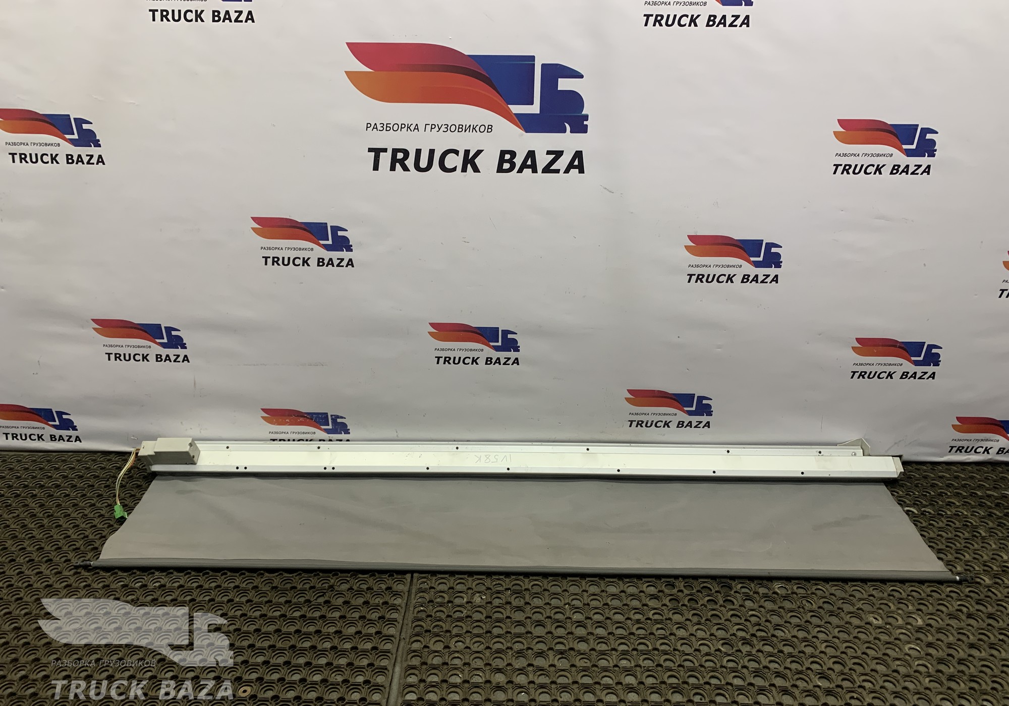 504169401 Солнцезащитная шторка для Iveco Stralis I (с 2002)