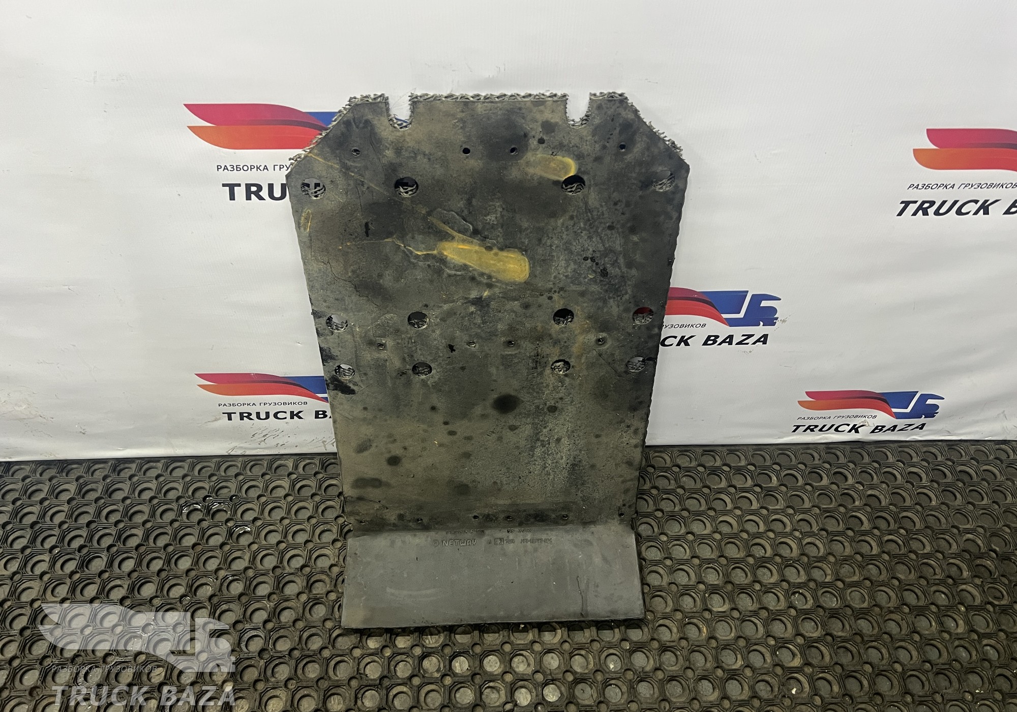 81612300195 Брызговик для Man TGS I (с 2007)