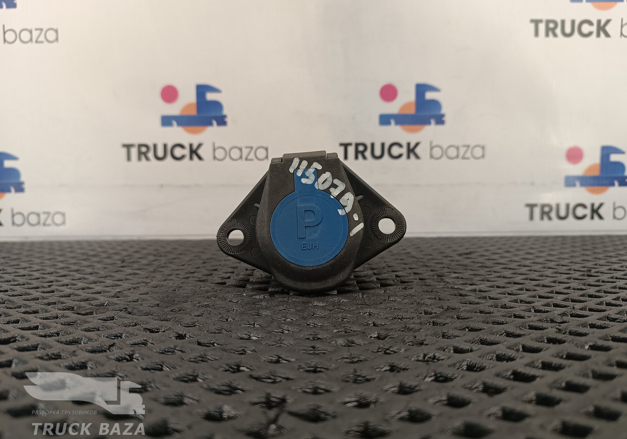 81254326042 Корпус розетки для Iveco Stralis II Hi-Way (с 2012)