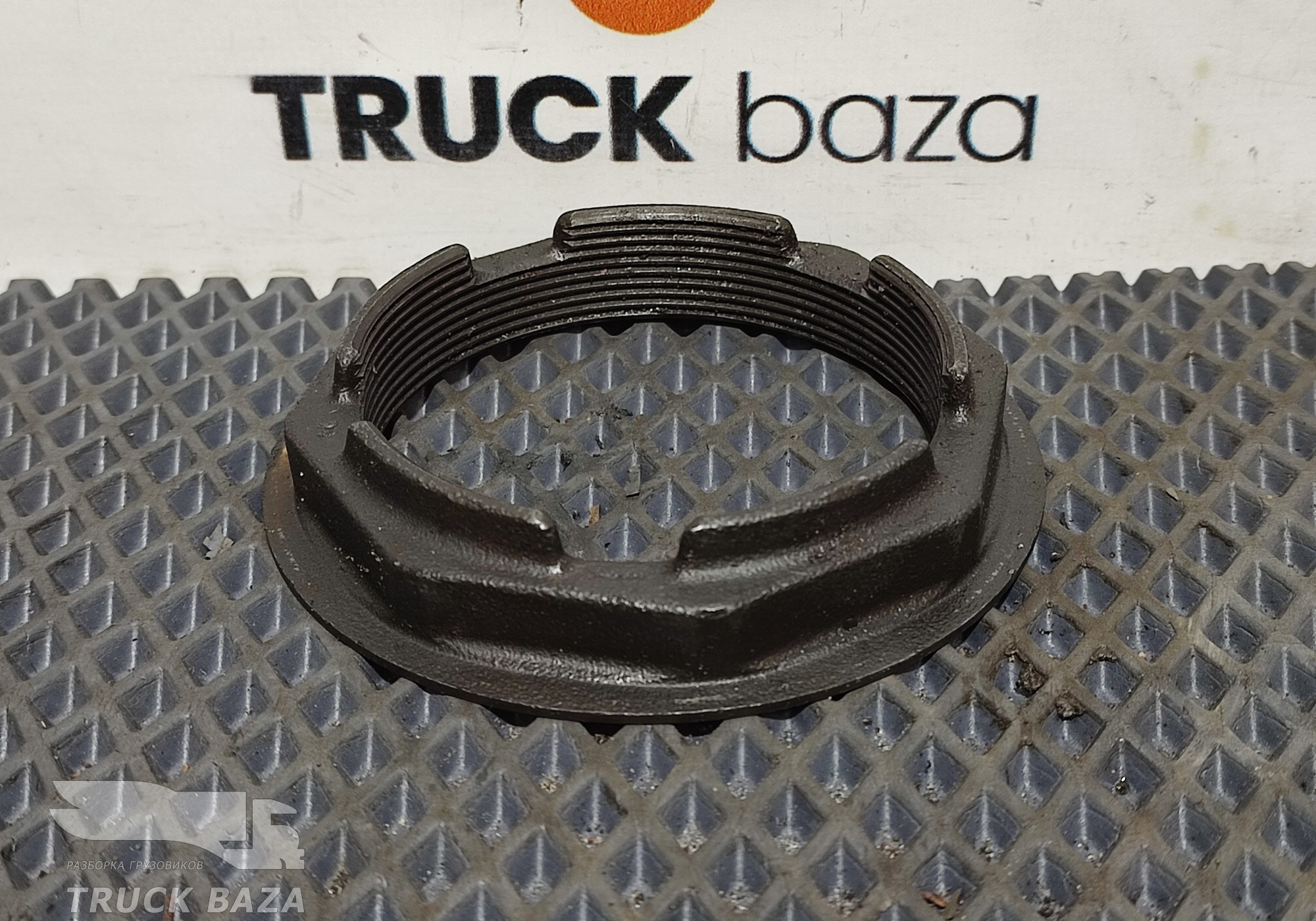 2655323 Гайка задней ступицы