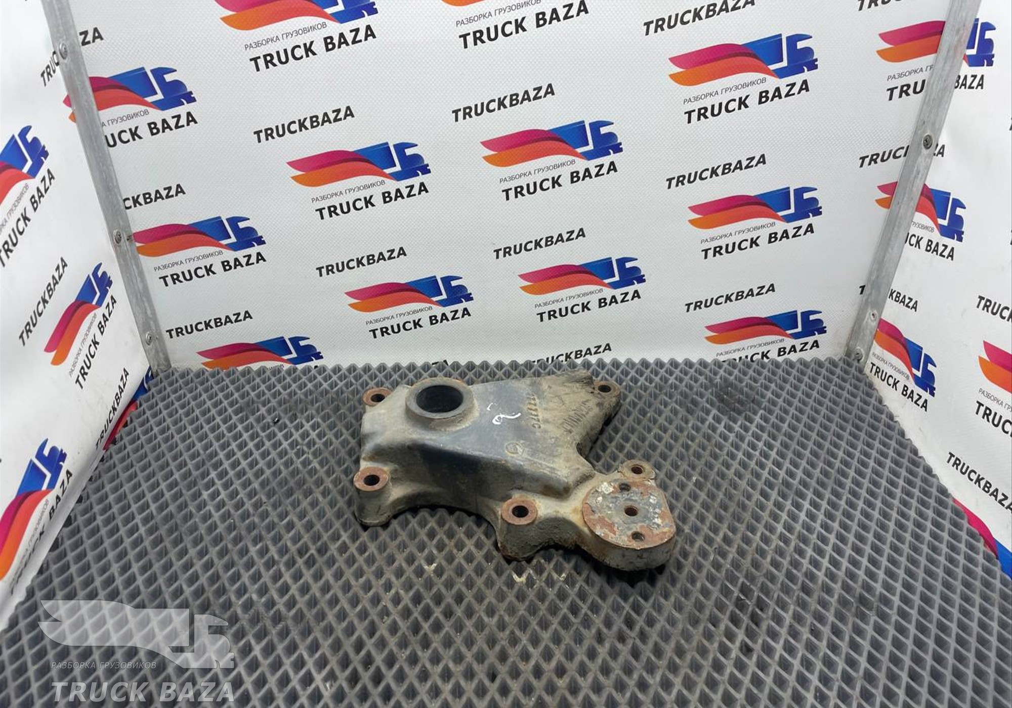 5010477737 Кронштейн вискомуфты для Renault Premium I (с 1996 по 2004)