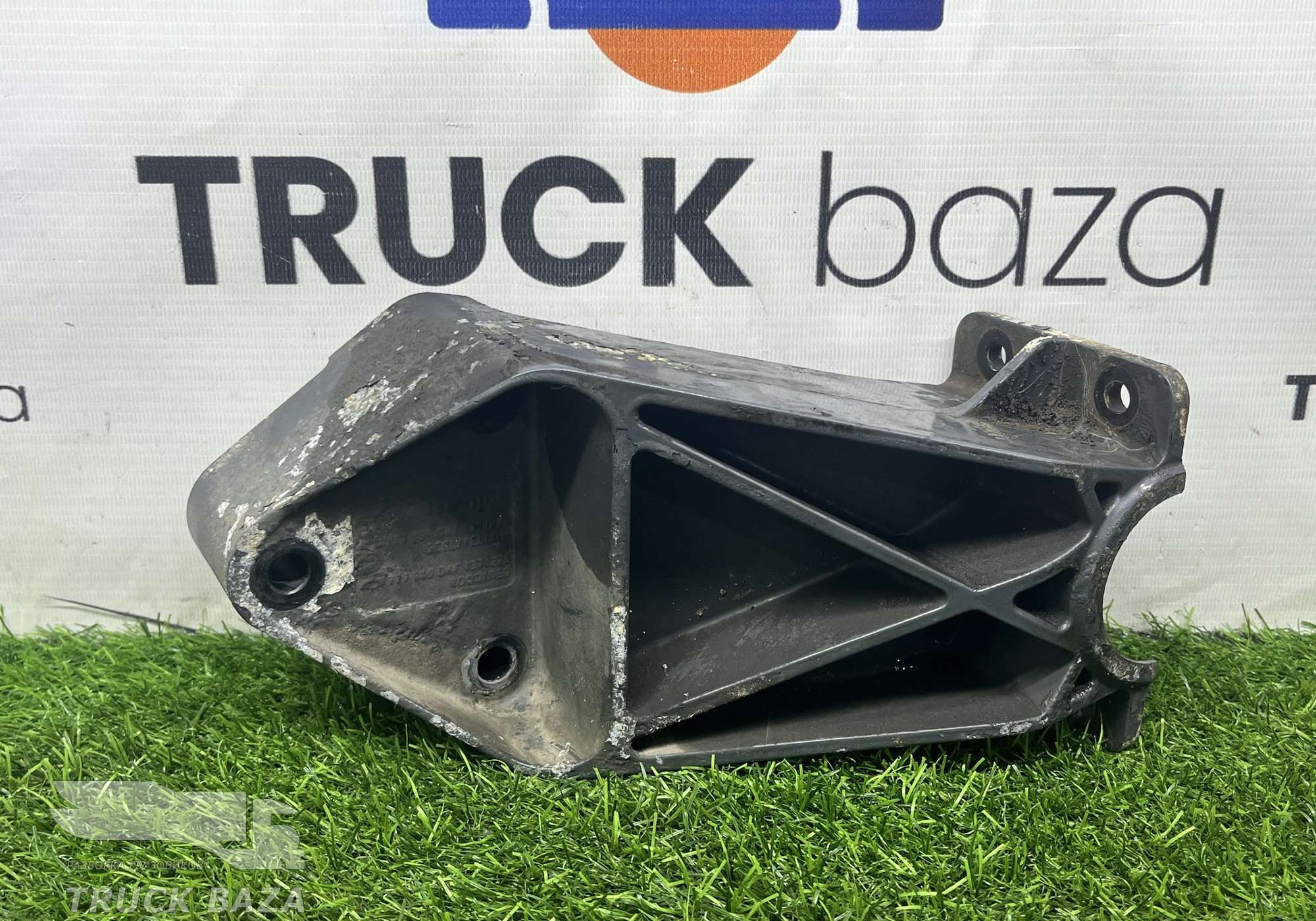 1371224 Кронштейн крепления крыла