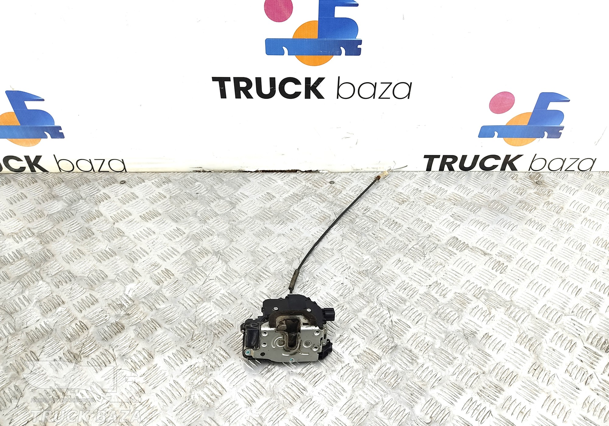 DZ14251340047 Замок двери левый для Shacman X3000 (с 2014)