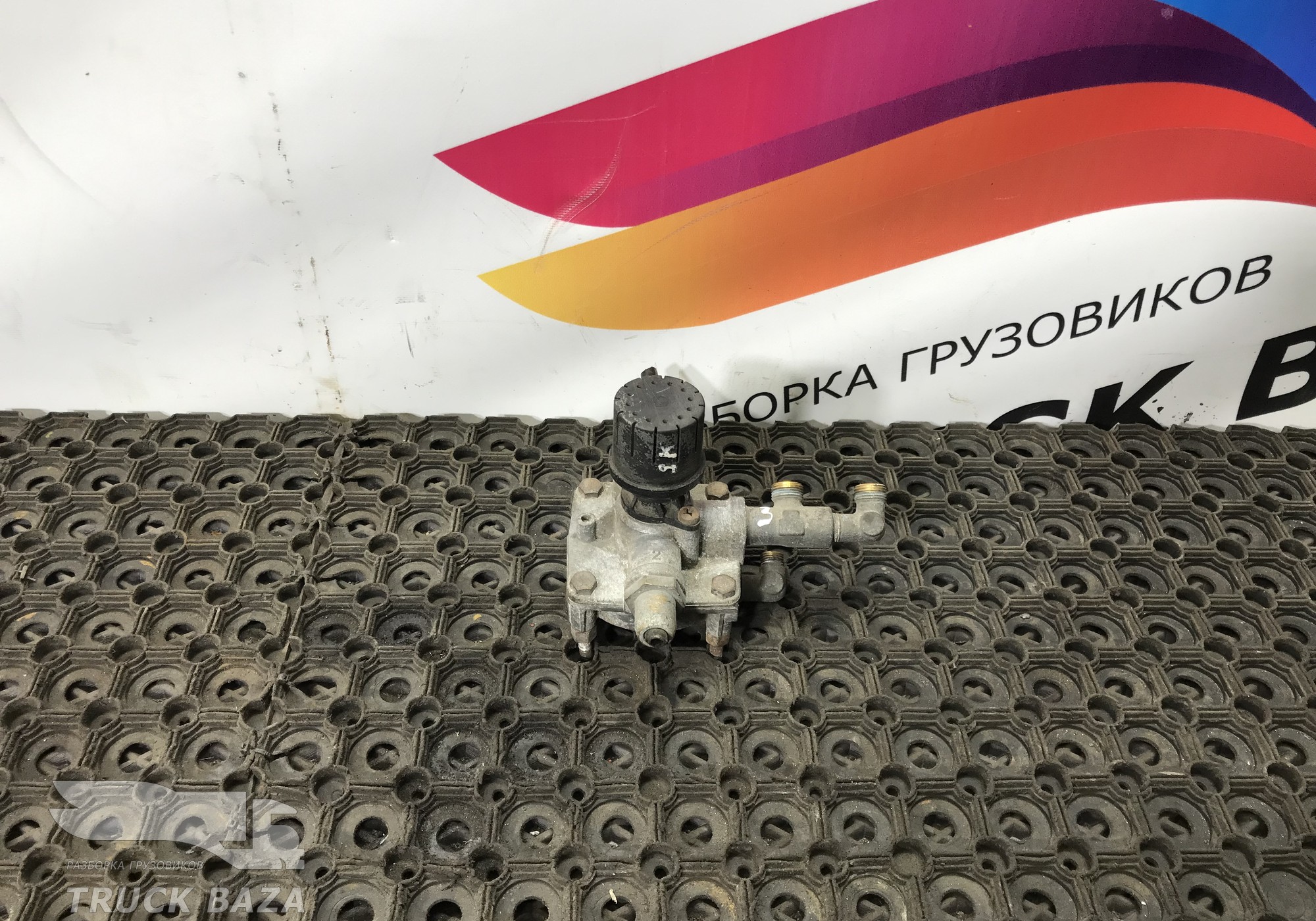 9730110110 Клапан ускорительный для Volvo F F12 (с 1977 по 1994)