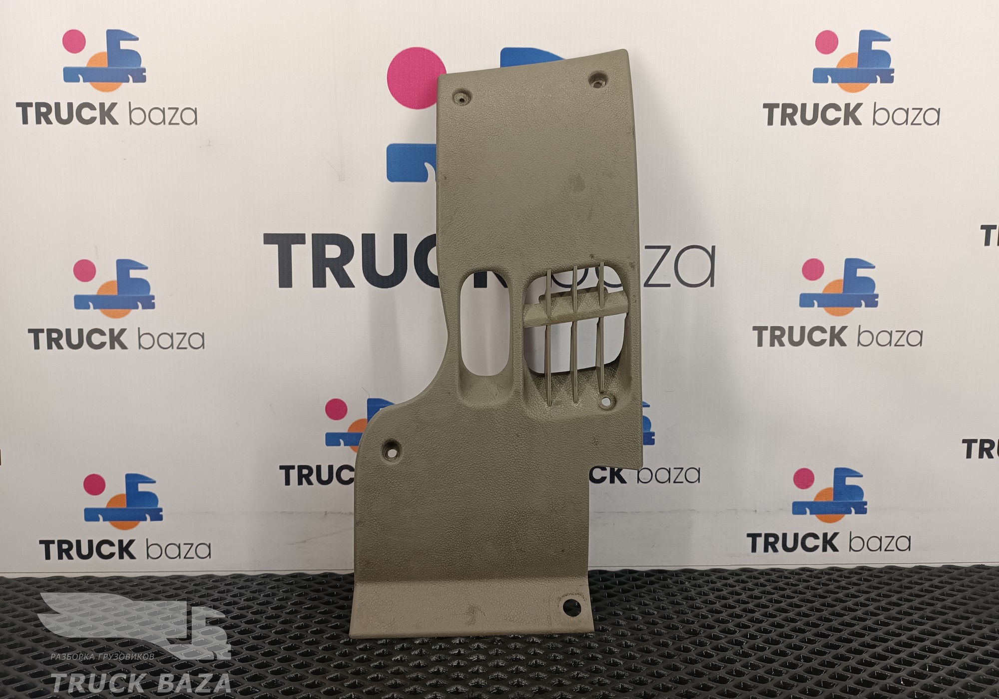 1652247 Накладка торпедо правая для Daf