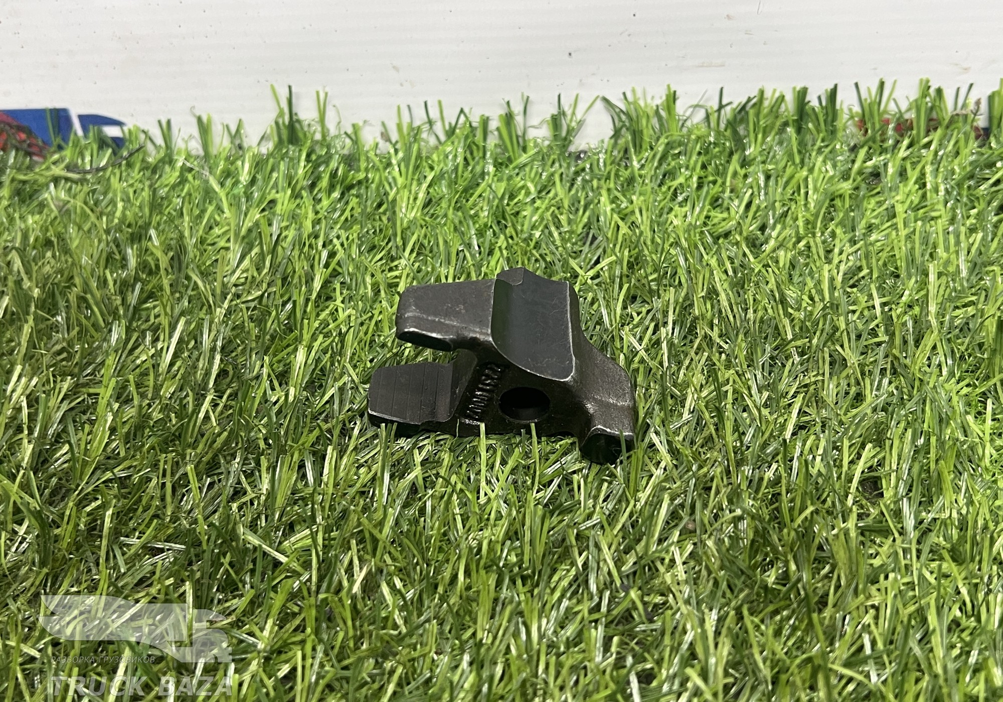 22310002 Кронштейн форсунки топливной для Shacman X3000 (с 2014)