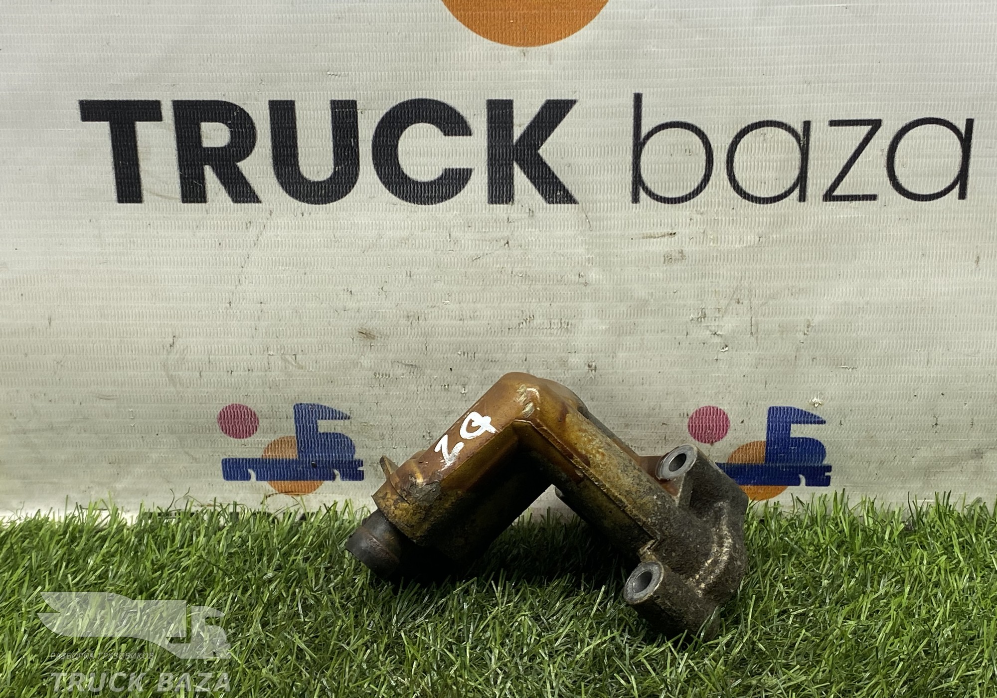 51054403002 Патрубок масляного фильтра