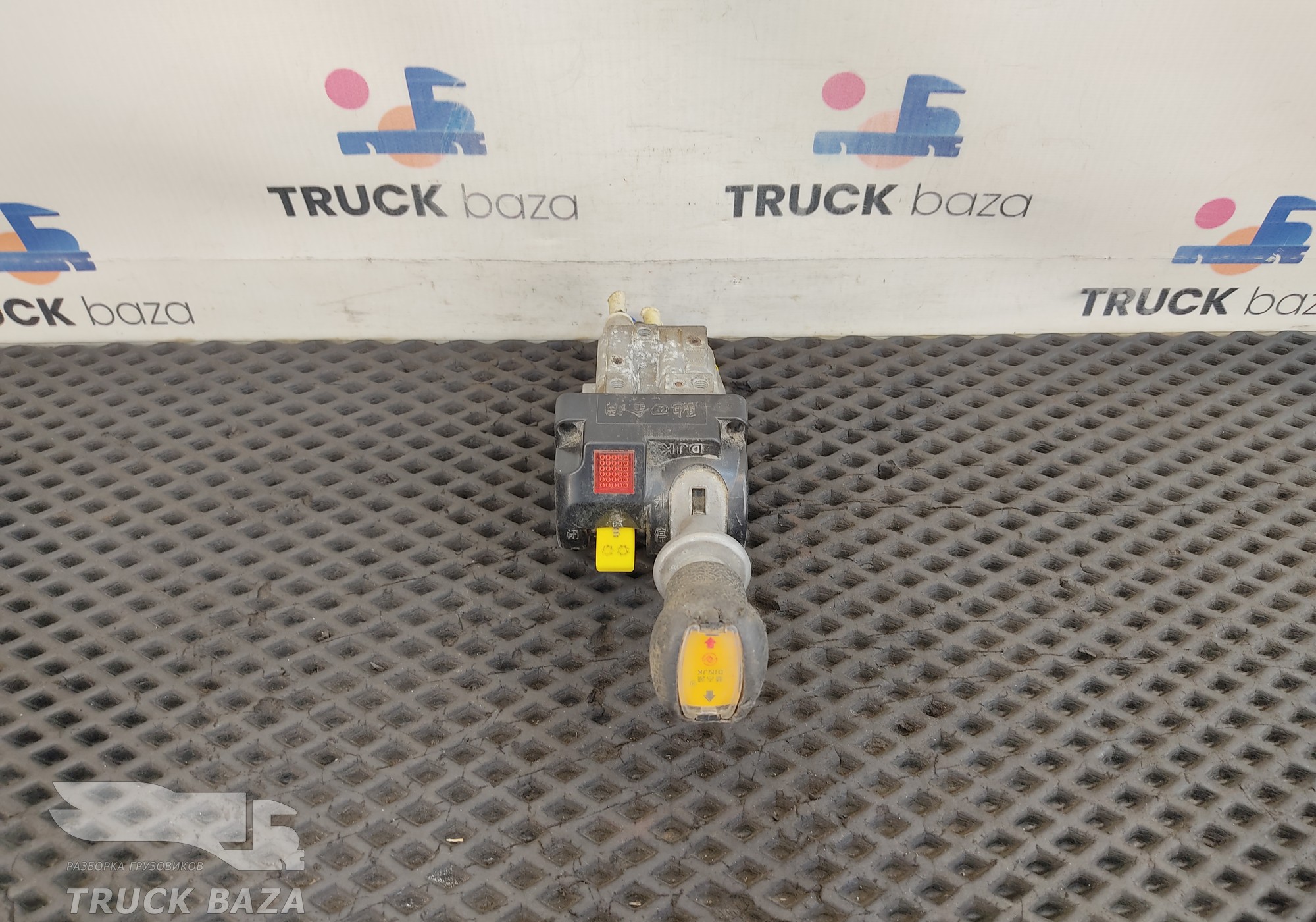 14750652H Кран подъема кузова для Shacman X3000 (с 2014)