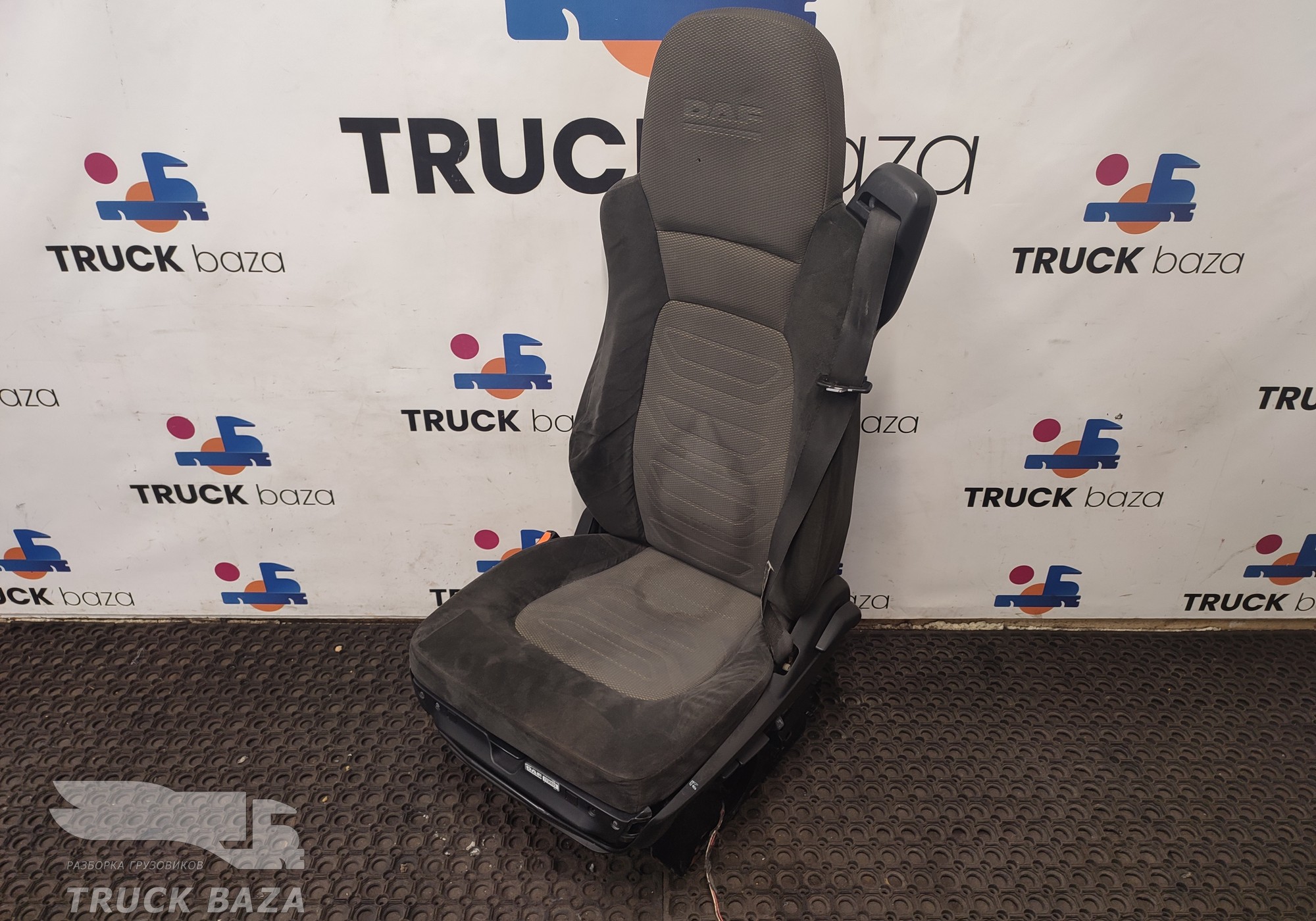 1796629 Сиденье водительское пневматическое для Daf XF105 (с 2005)