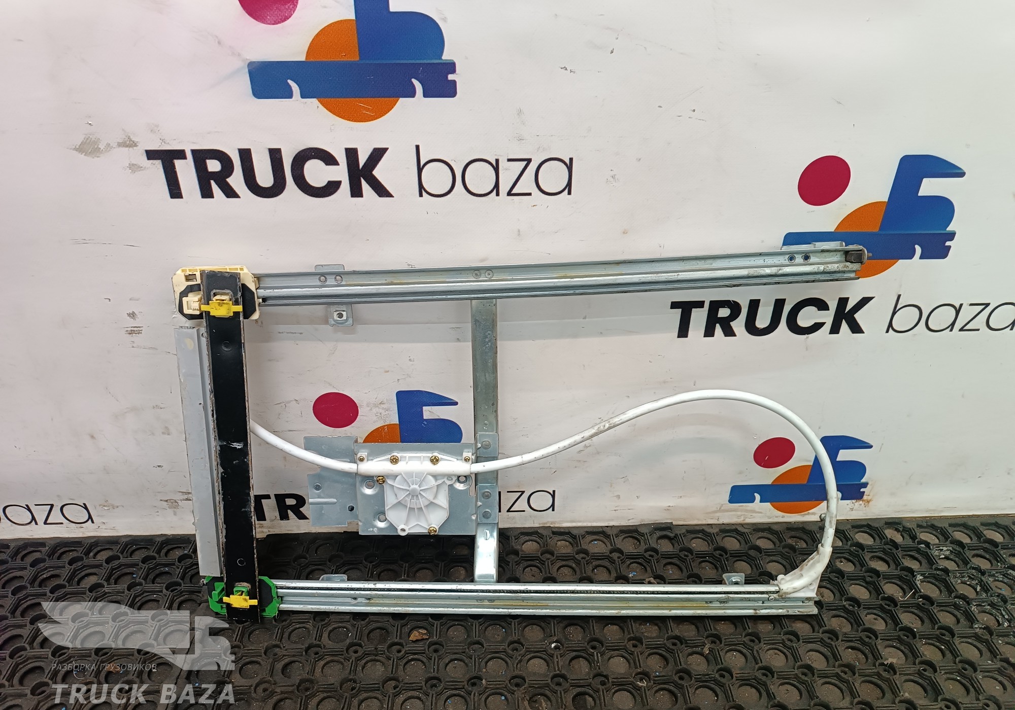 7484561621 Стеклоподъемник правый для Renault Midlum I (с 1999 по 2005)