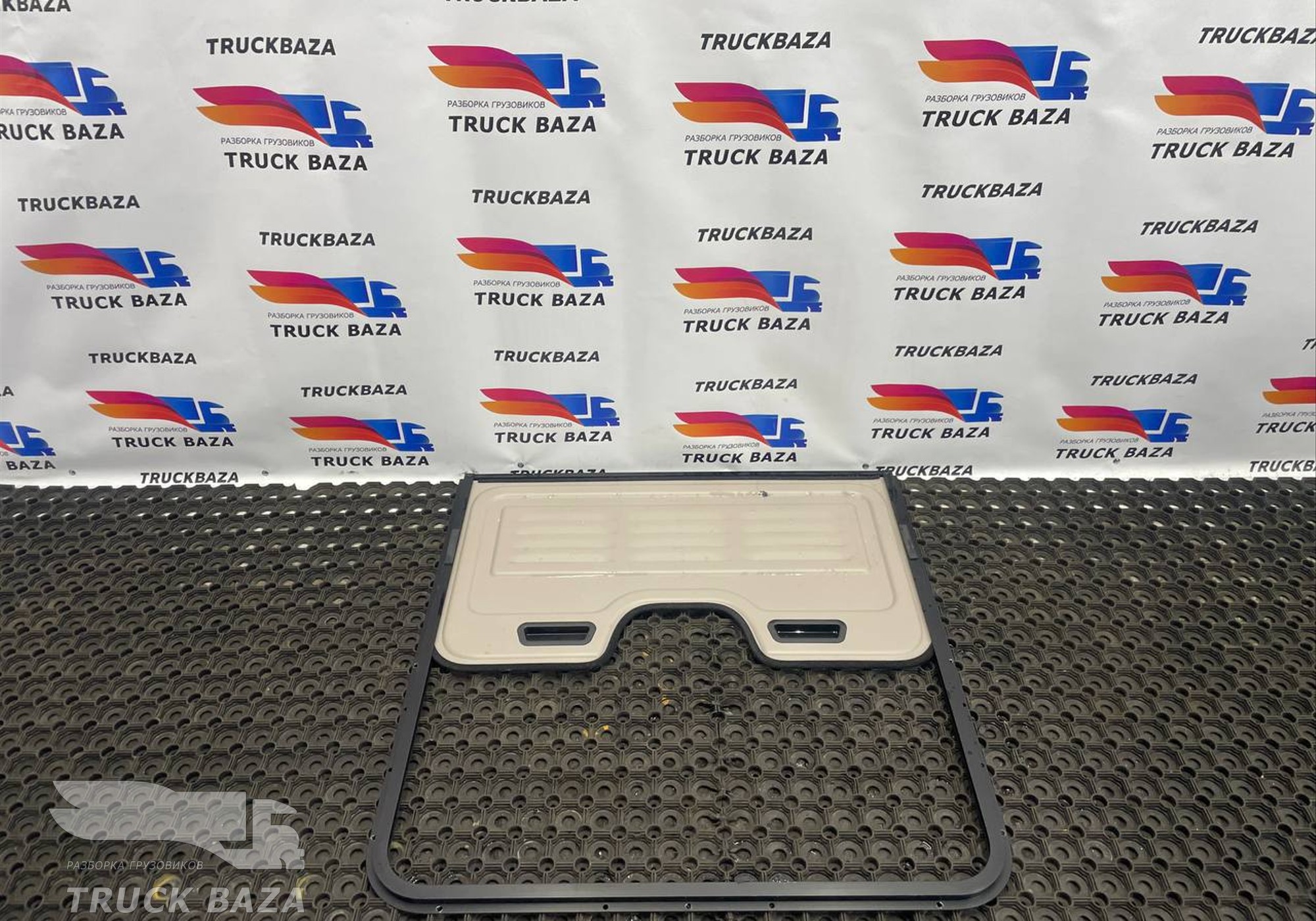 1846023 Шторка люка для Daf XF105 (с 2006 по 2020)