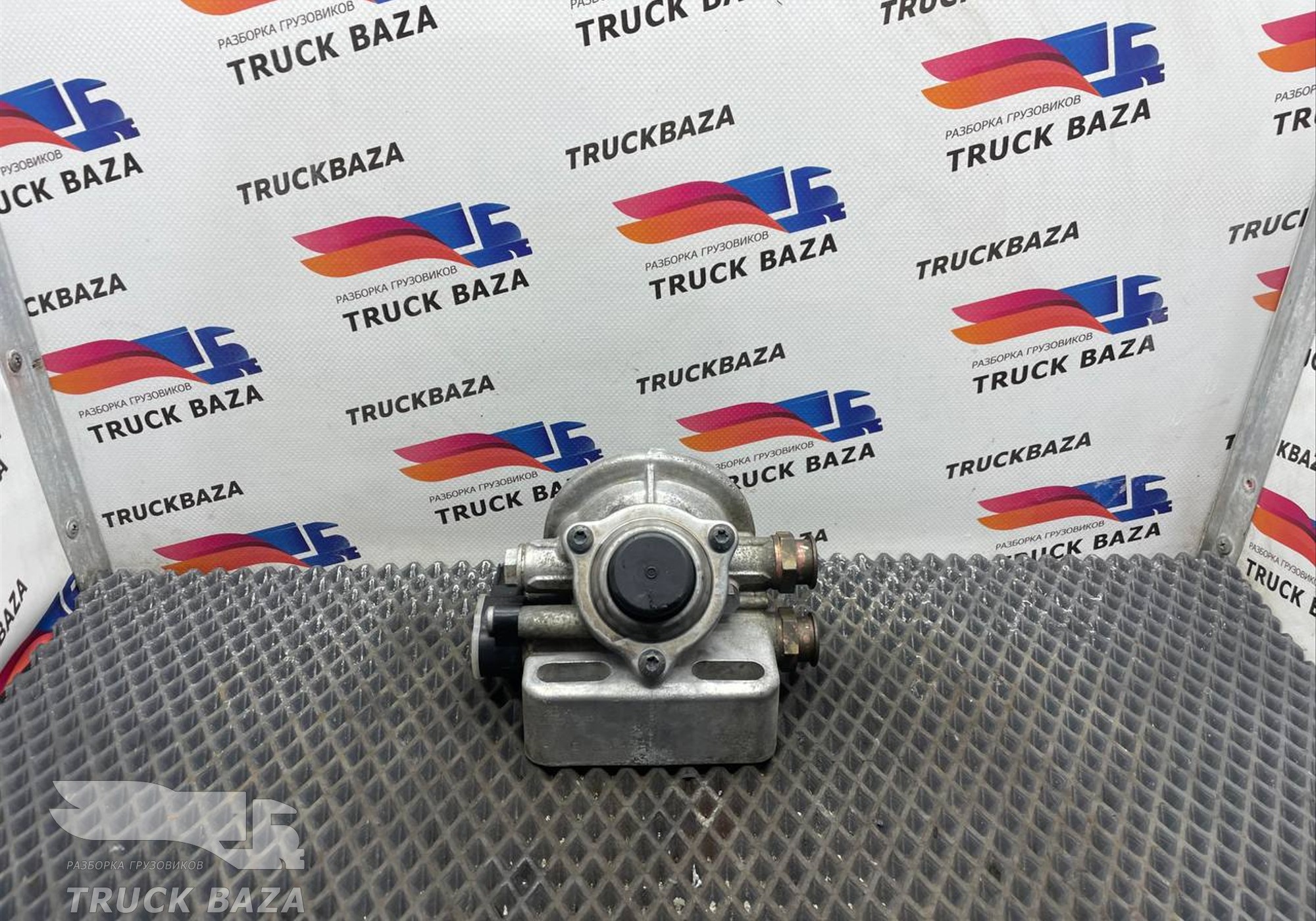 1828070 Кронштейн топливного фильтра для Daf XF106 (с 2012)