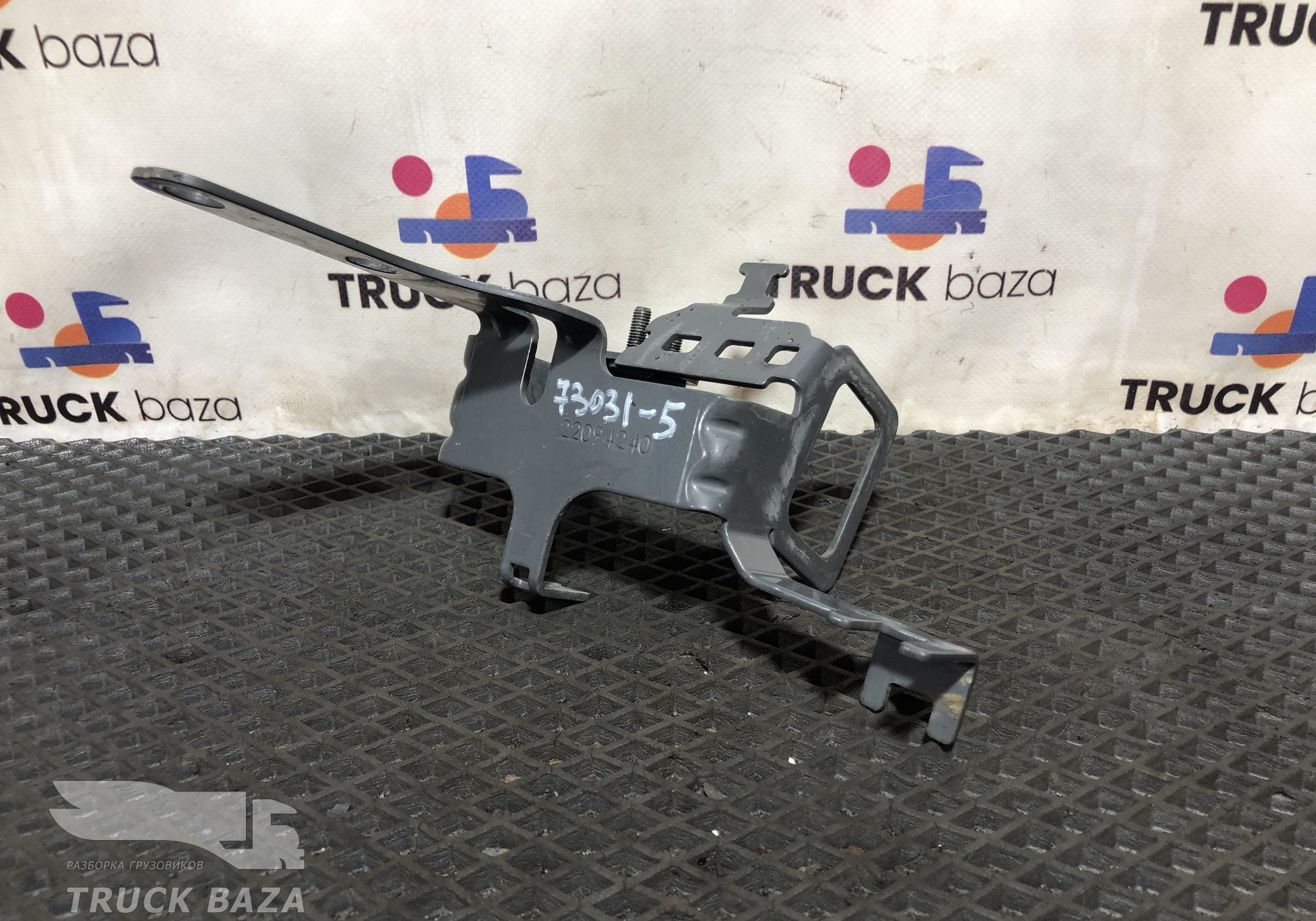 7422094240 Кронштейн проводки для Renault