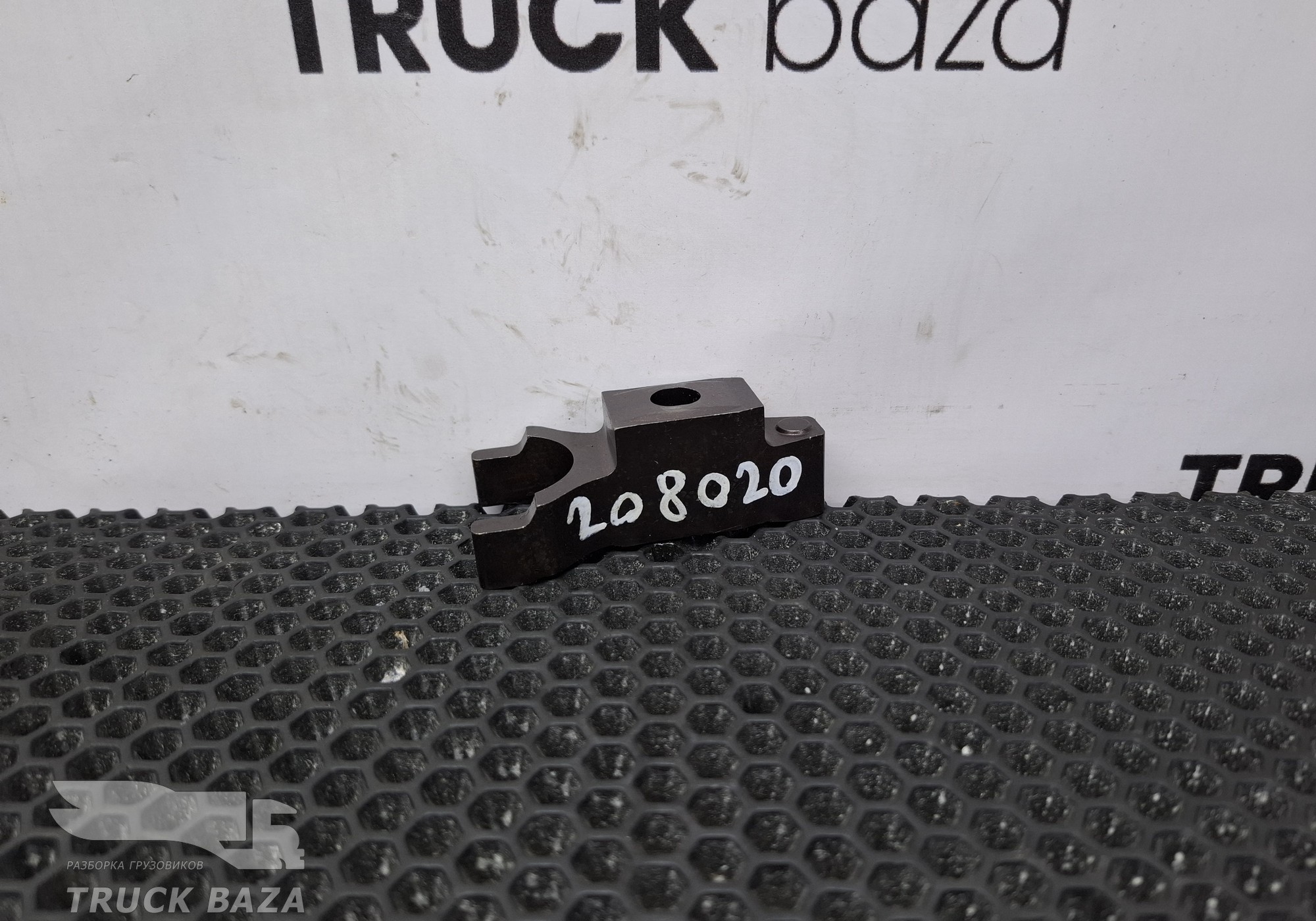 7421801388 Кронштейн форсунки топливной для Volvo FM II (с 2002)