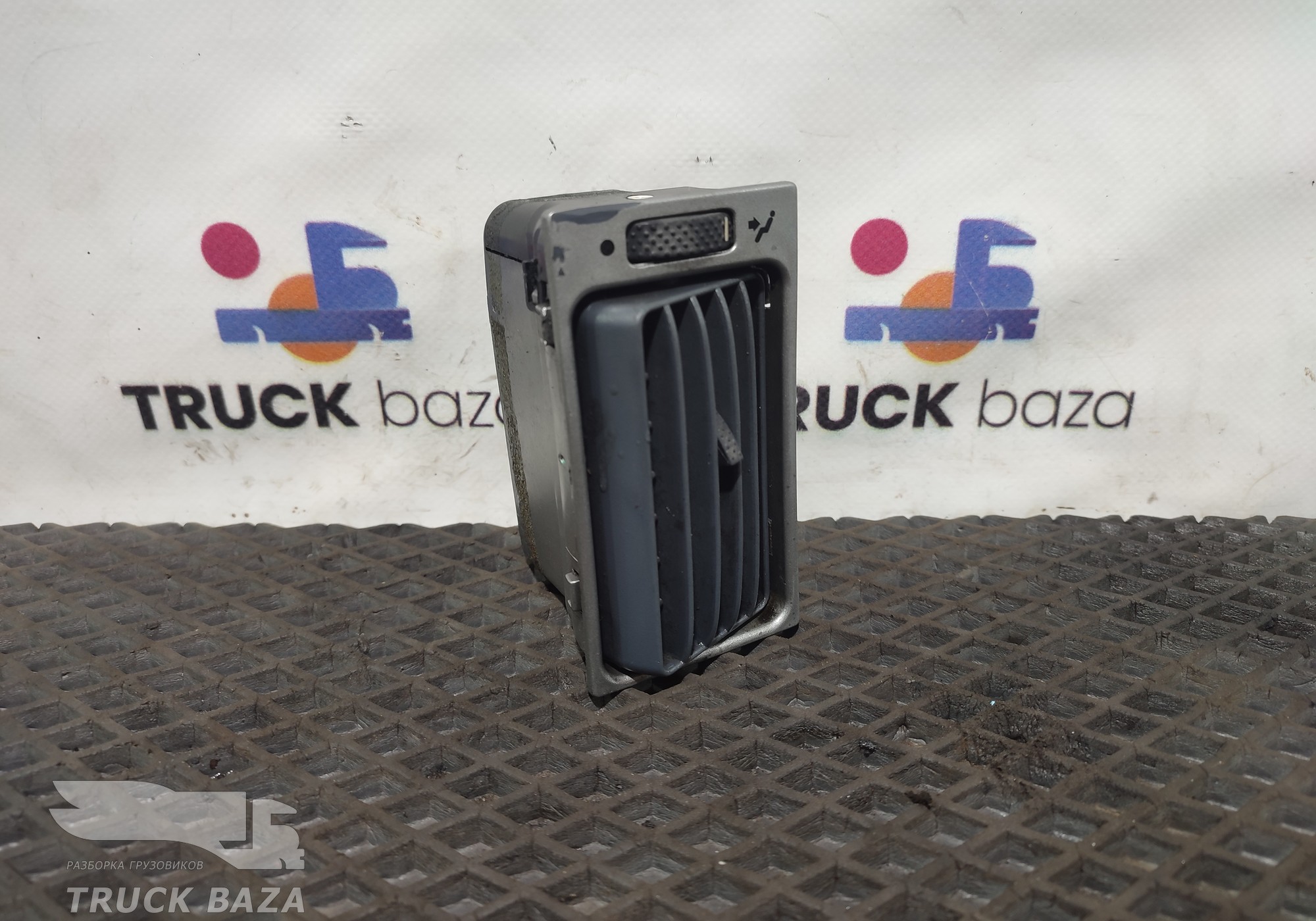 500385860 Дефлектор воздушный для Iveco Stralis II Hi-Way (с 2012)